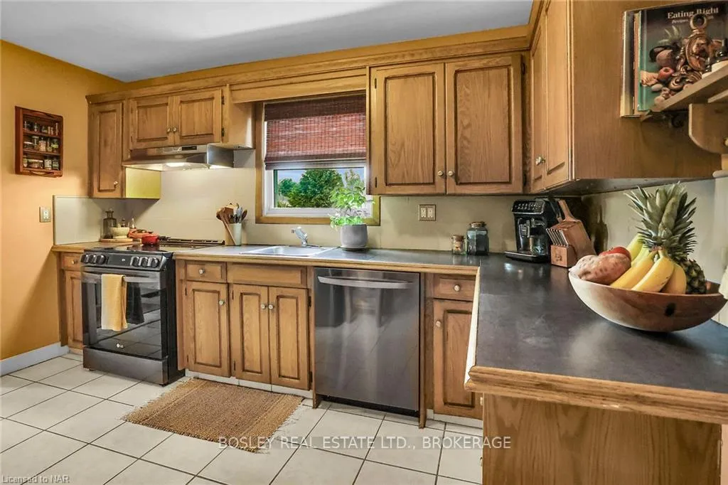 Photo 8 of 6746 Waters Avenue, Niagara Falls, Arad/Fallsview — HOMEH