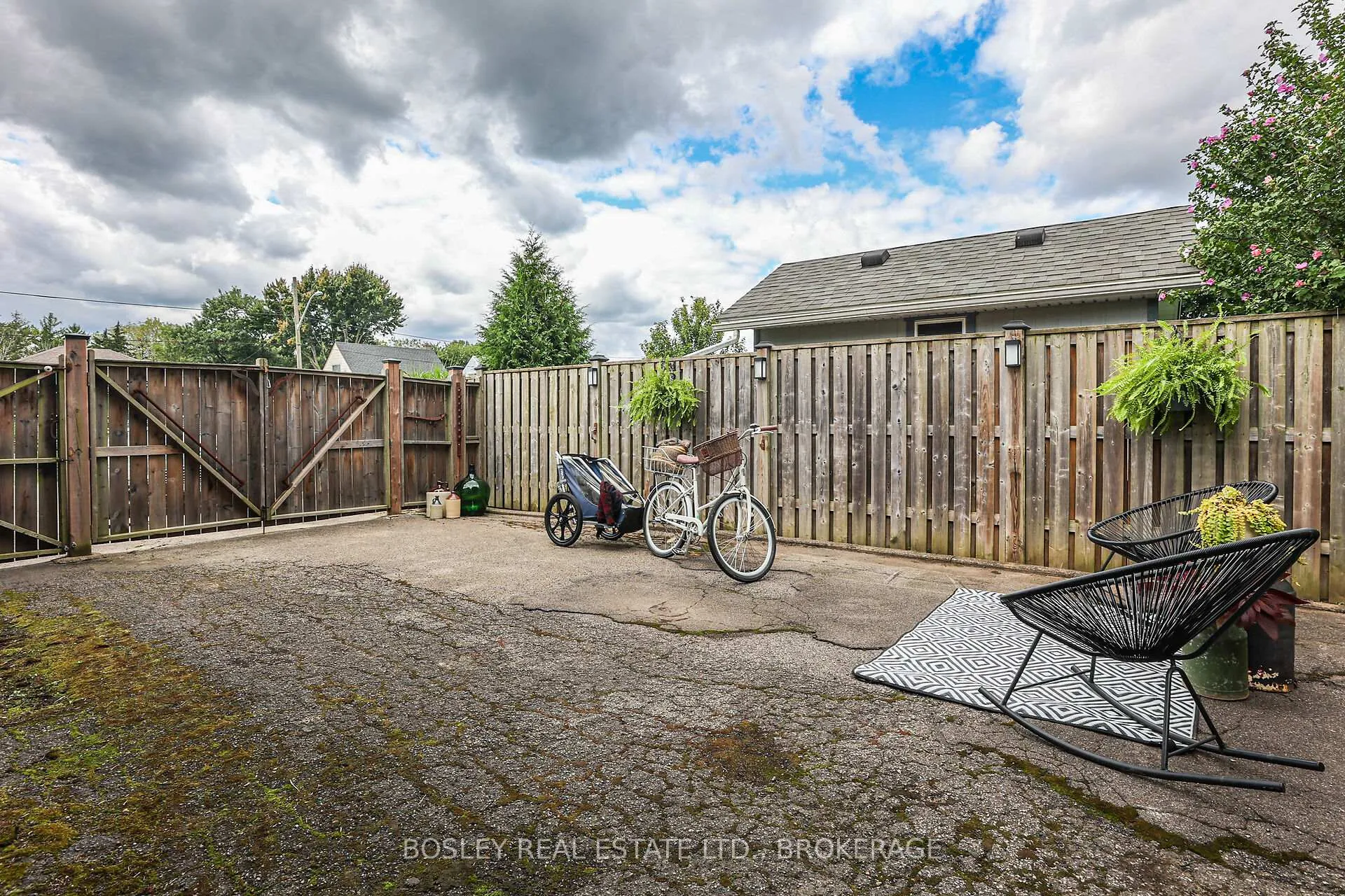 Photo 45 of 6746 Waters Avenue, Niagara Falls, Arad/Fallsview — HOMEH