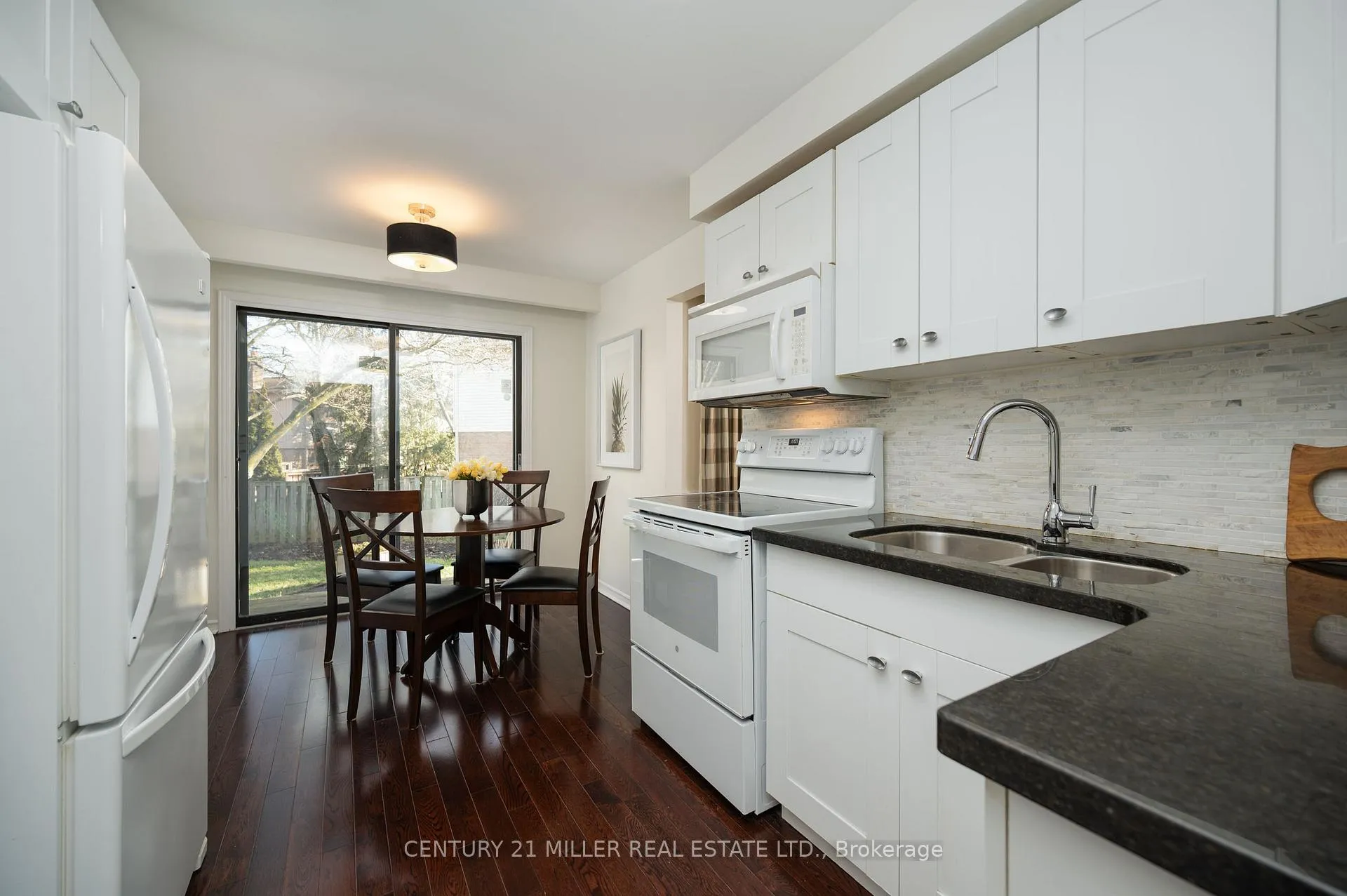 Photo 11 of 1296 Griffith Place, Oakville, Falgarwood — HOMEH