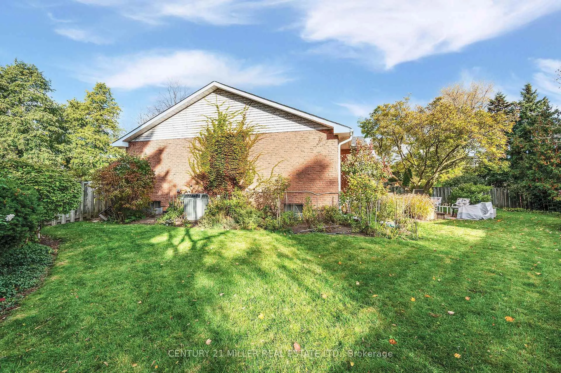 Photo 35 of 1296 Griffith Place, Oakville, Falgarwood — HOMEH