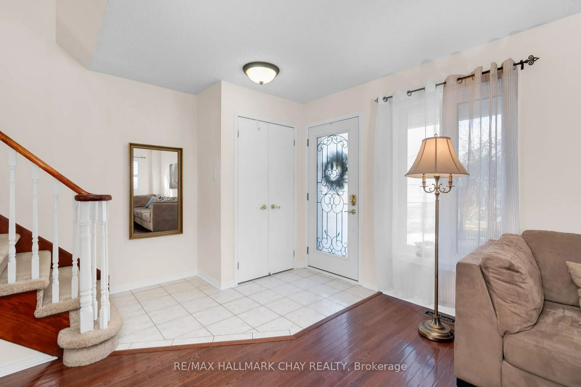 Photo 4 of 76 Hodgson Drive, Barrie, Northwest — HOMEH