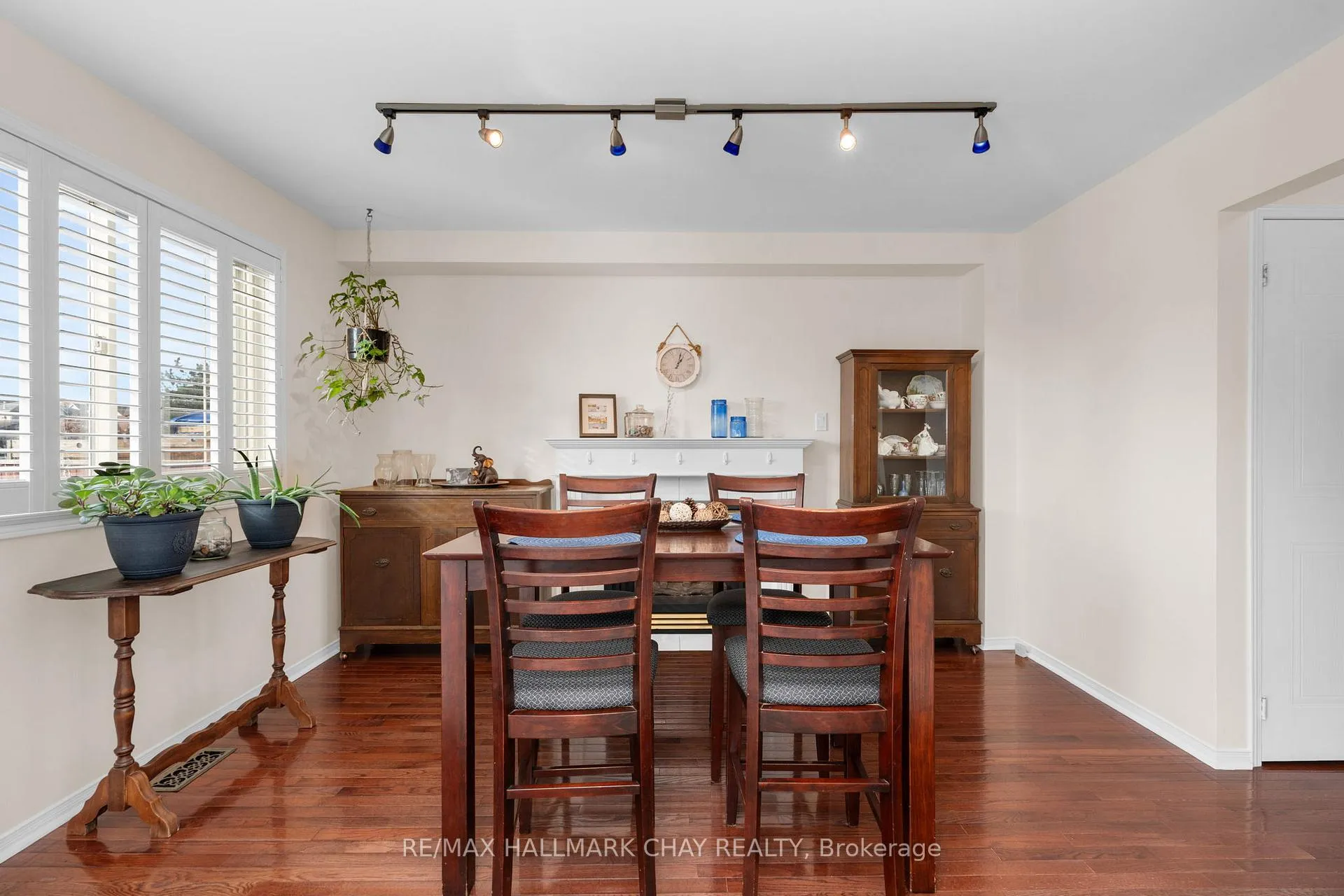 Photo 9 of 76 Hodgson Drive, Barrie, Northwest — HOMEH