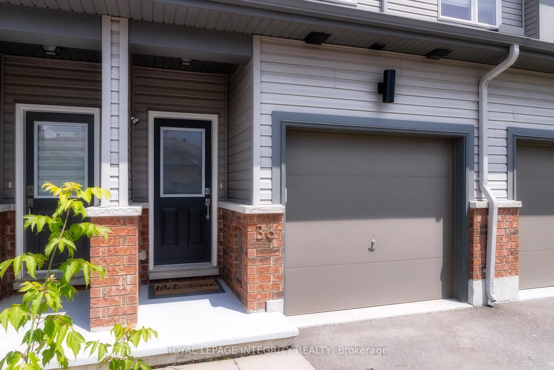 Photo 5 of 36 Mona Mcbride Drive, Arnprior — HOMEH