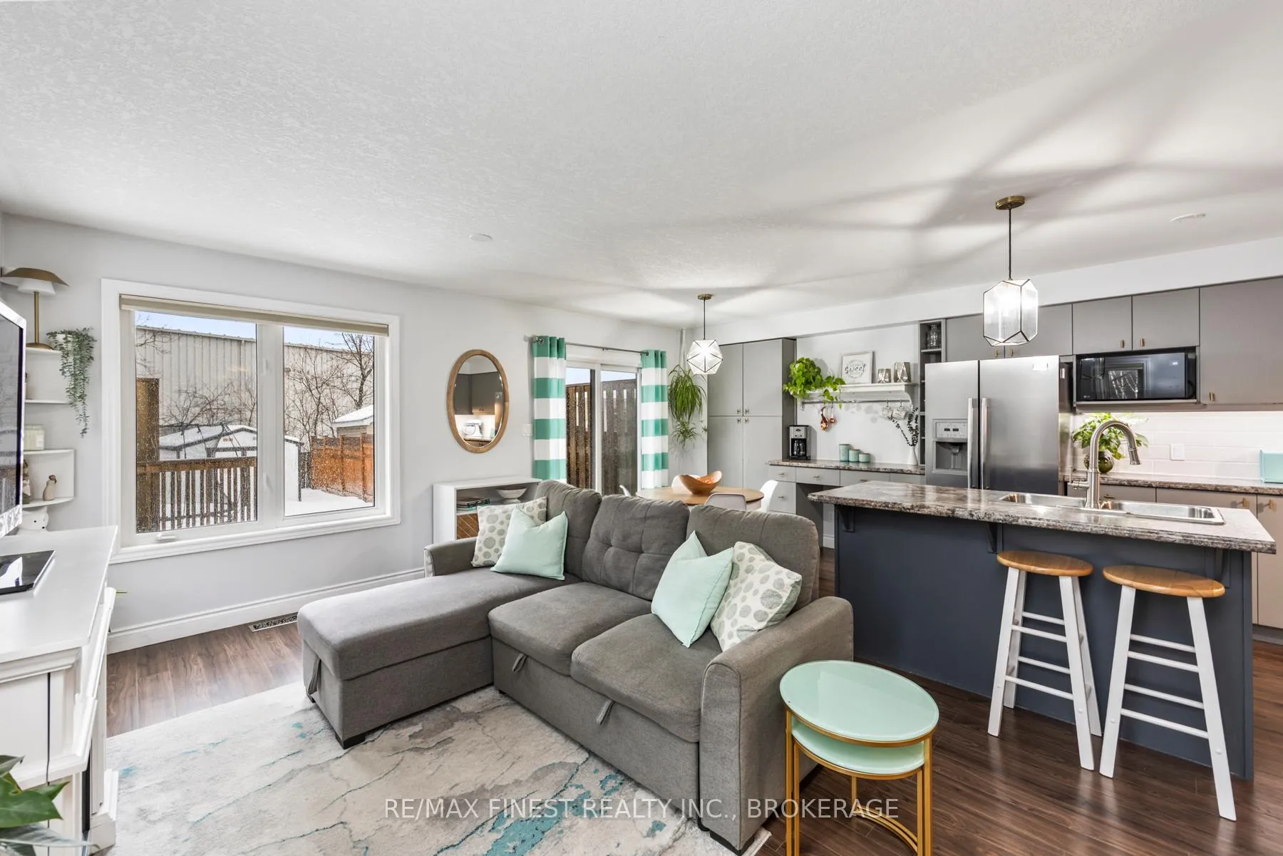 Photo 8 of 1070 Redwood Crescent, Kingston, City Northwest — HOMEH