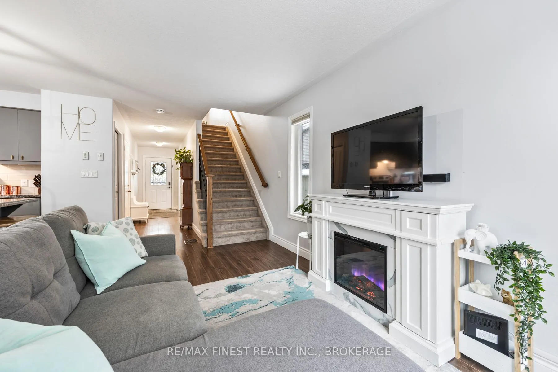 Photo 10 of 1070 Redwood Crescent, Kingston, City Northwest — HOMEH