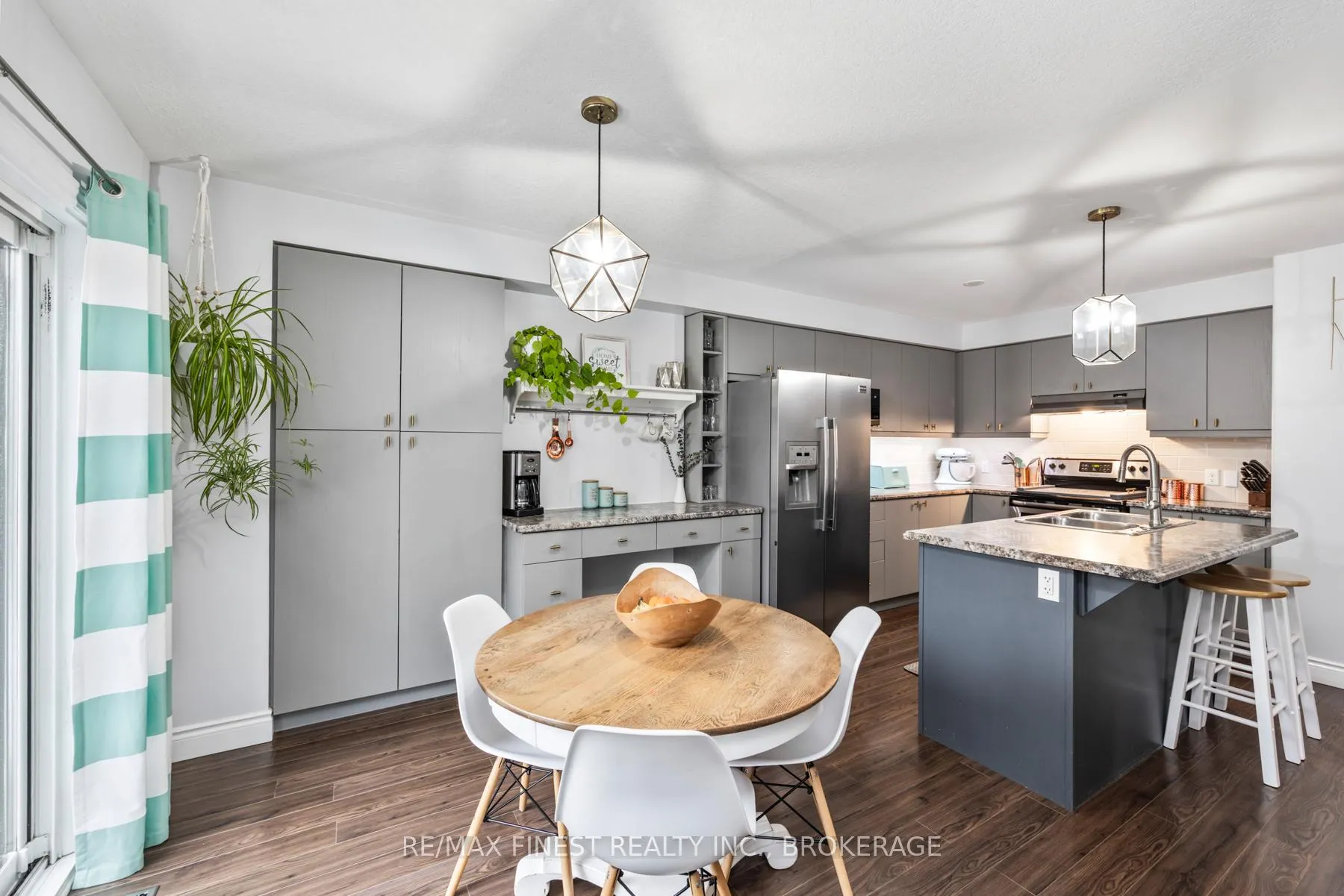 Photo 11 of 1070 Redwood Crescent, Kingston, City Northwest — HOMEH