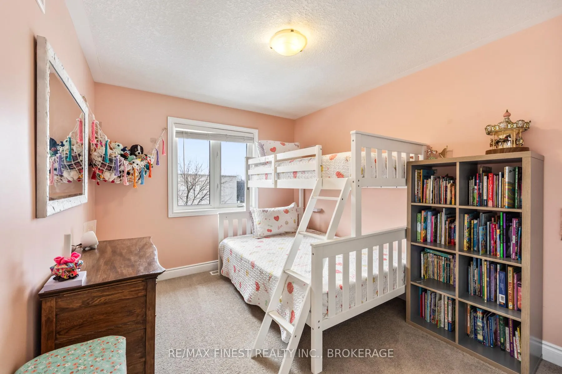 Photo 34 of 1070 Redwood Crescent, Kingston, City Northwest — HOMEH