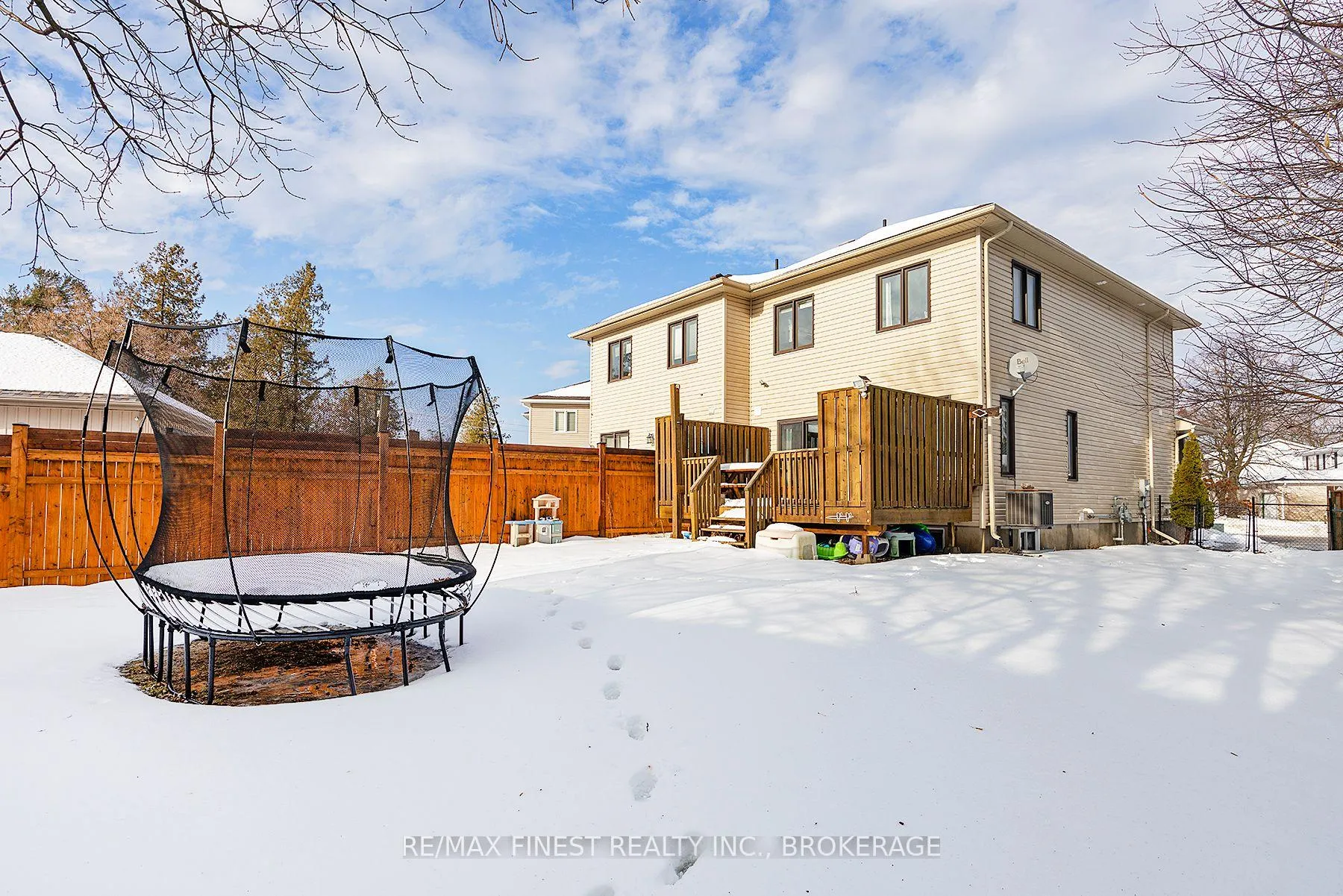 Photo 48 of 1070 Redwood Crescent, Kingston, City Northwest — HOMEH