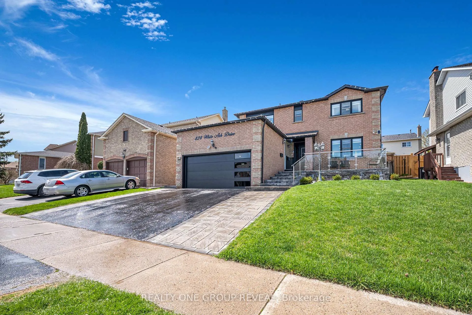 Photo 1 of 828 White Ash Drive, Whitby, Williamsburg — HOMEH
