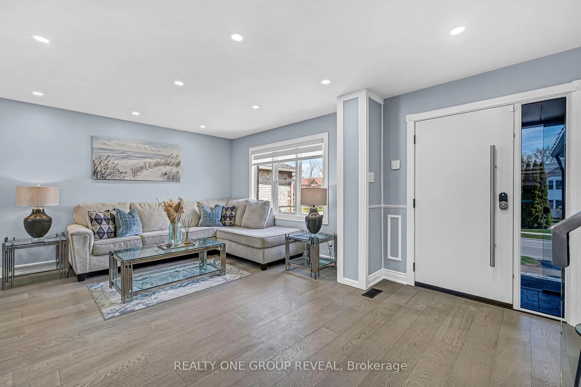 Photo 11 of 828 White Ash Drive, Whitby, Williamsburg — HOMEH