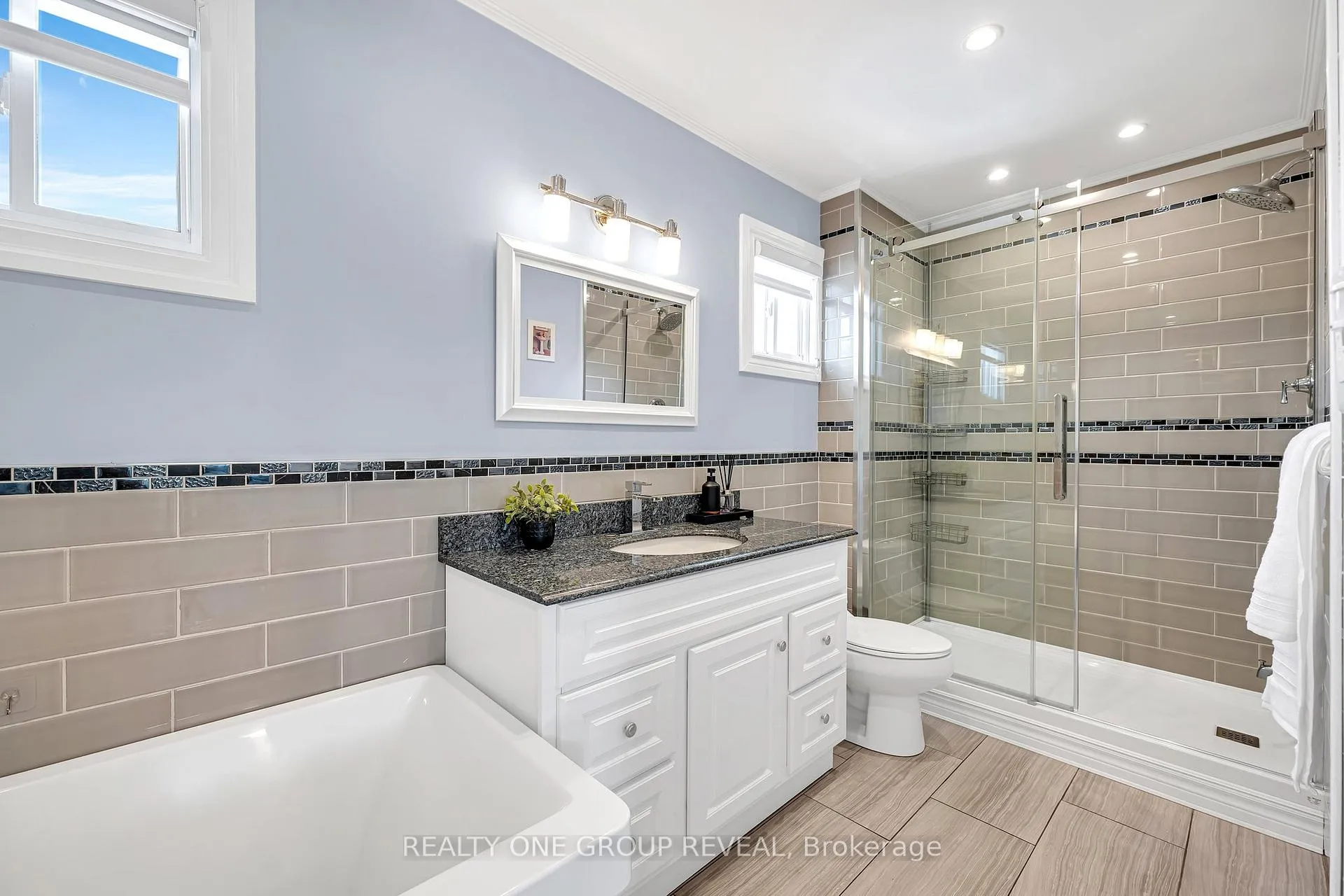 Photo 28 of 828 White Ash Drive, Whitby, Williamsburg — HOMEH