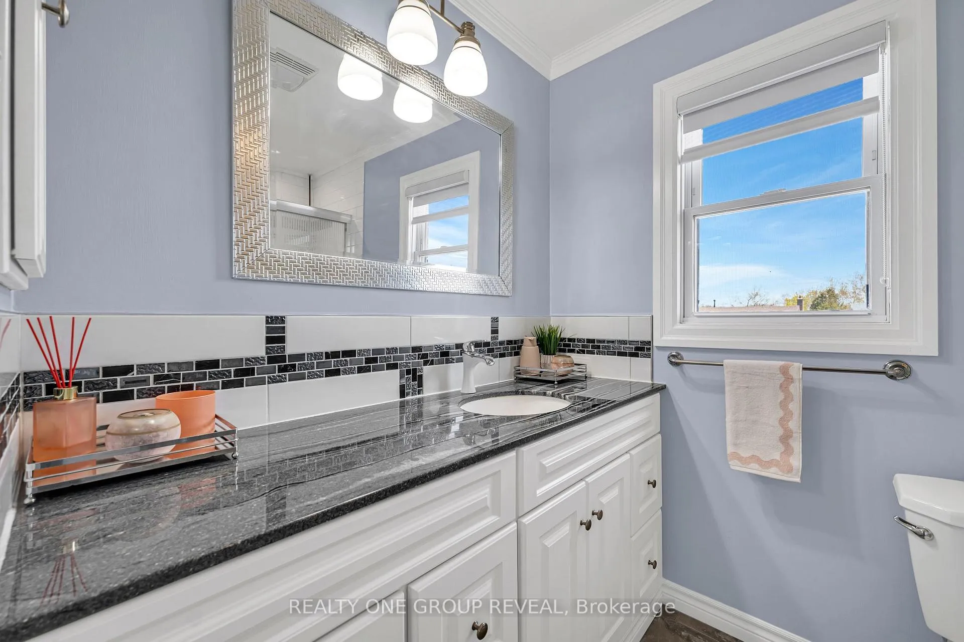 Photo 36 of 828 White Ash Drive, Whitby, Williamsburg — HOMEH