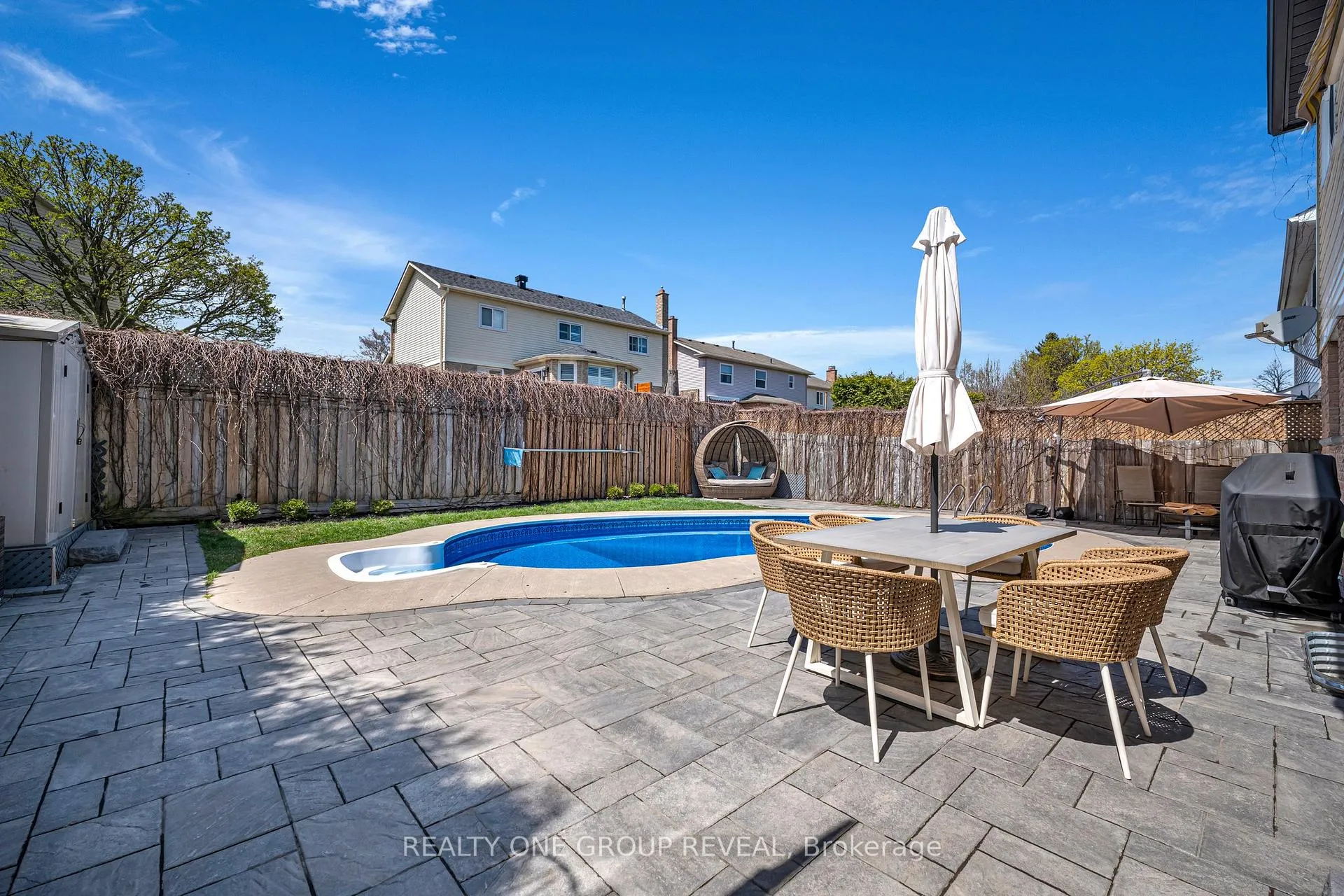 Photo 46 of 828 White Ash Drive, Whitby, Williamsburg — HOMEH