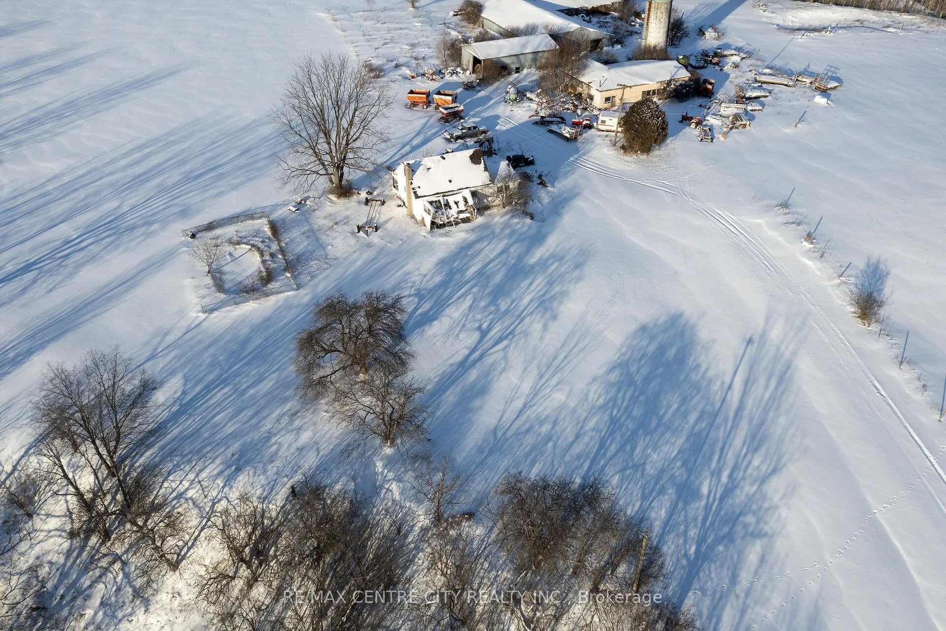 Photo 12 of 44382 Ferguson Line, St. Thomas — HOMEH