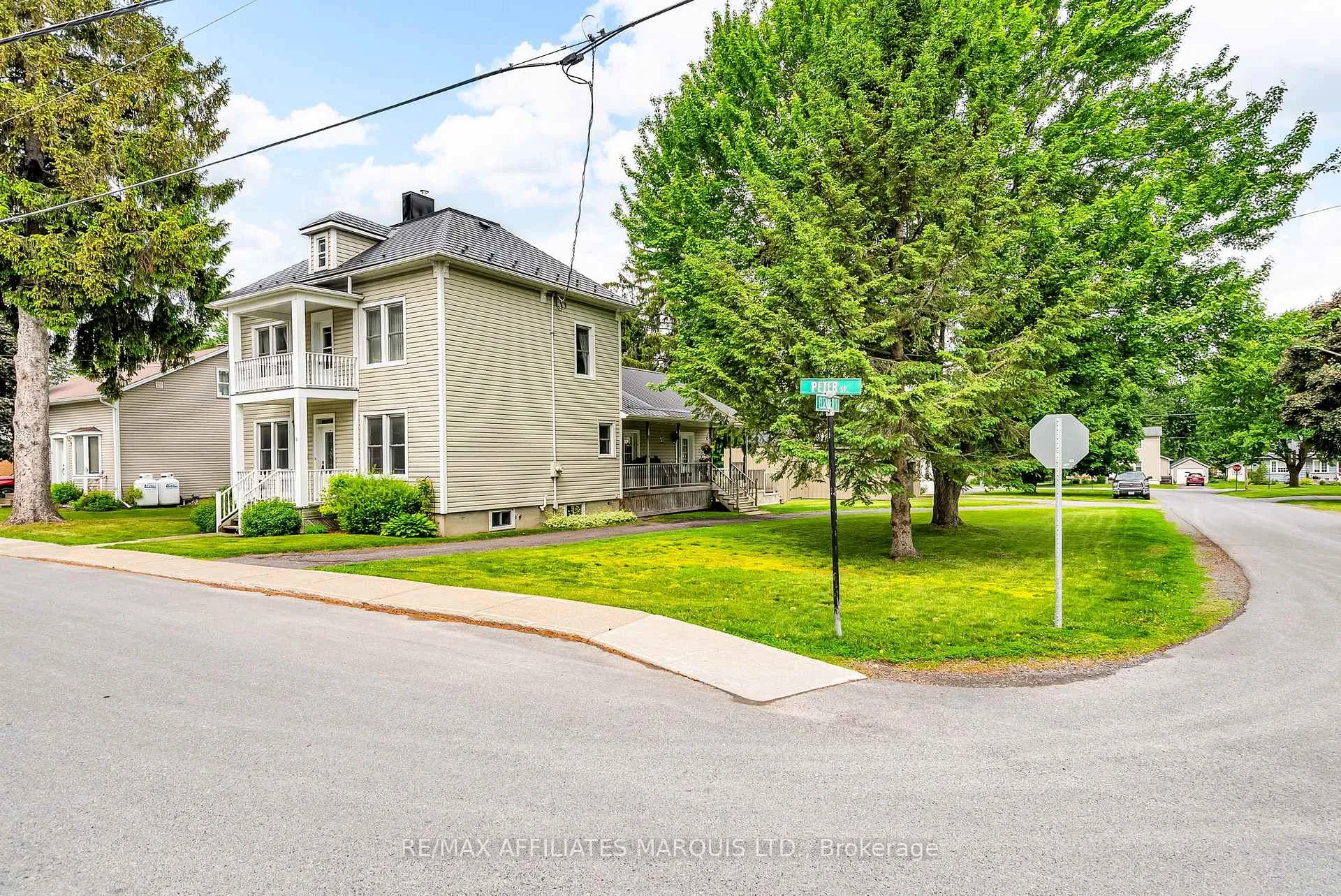 Photo 2 of 21 Peter Street, North Glengarry, Maxville — HOMEH