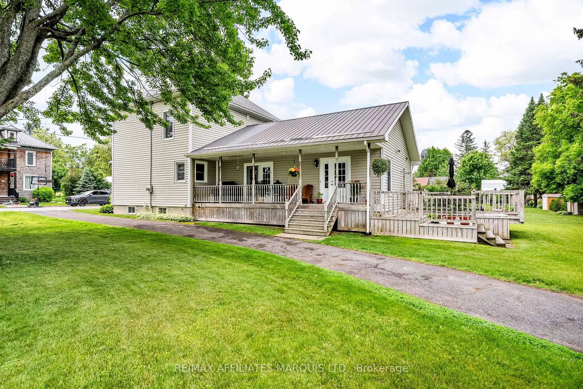 Photo 3 of 21 Peter Street, North Glengarry, Maxville — HOMEH