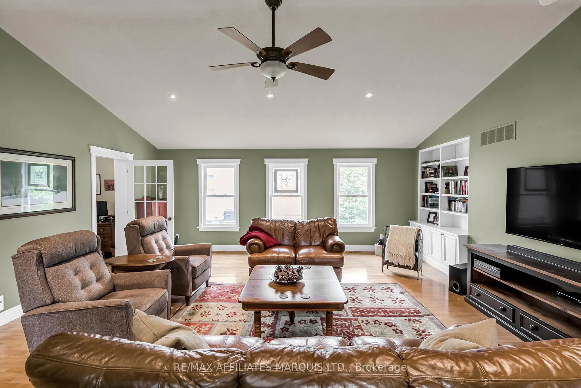 Photo 9 of 21 Peter Street, North Glengarry, Maxville — HOMEH