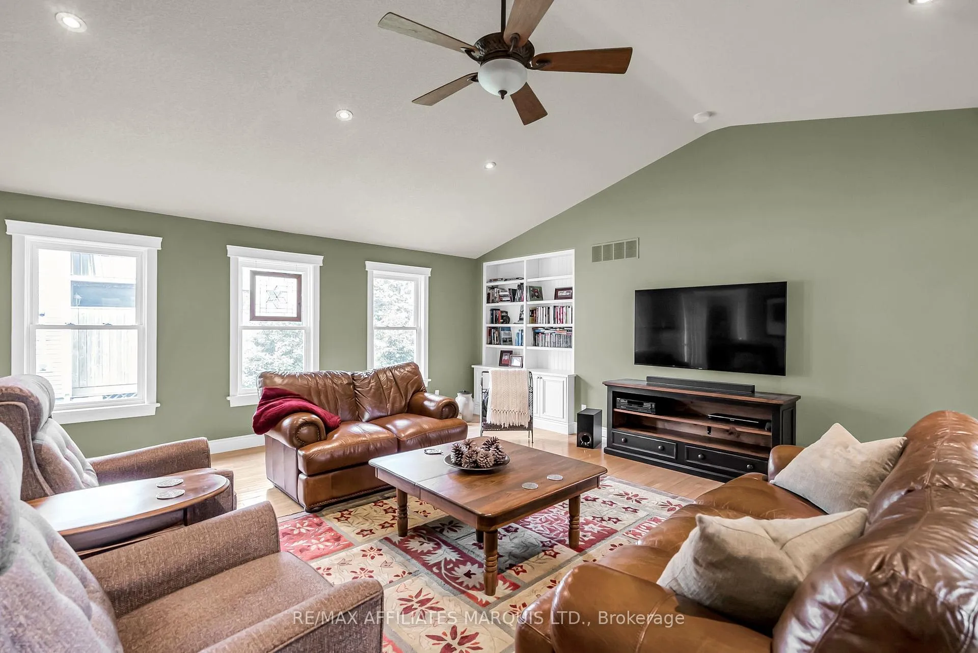 Photo 10 of 21 Peter Street, North Glengarry, Maxville — HOMEH
