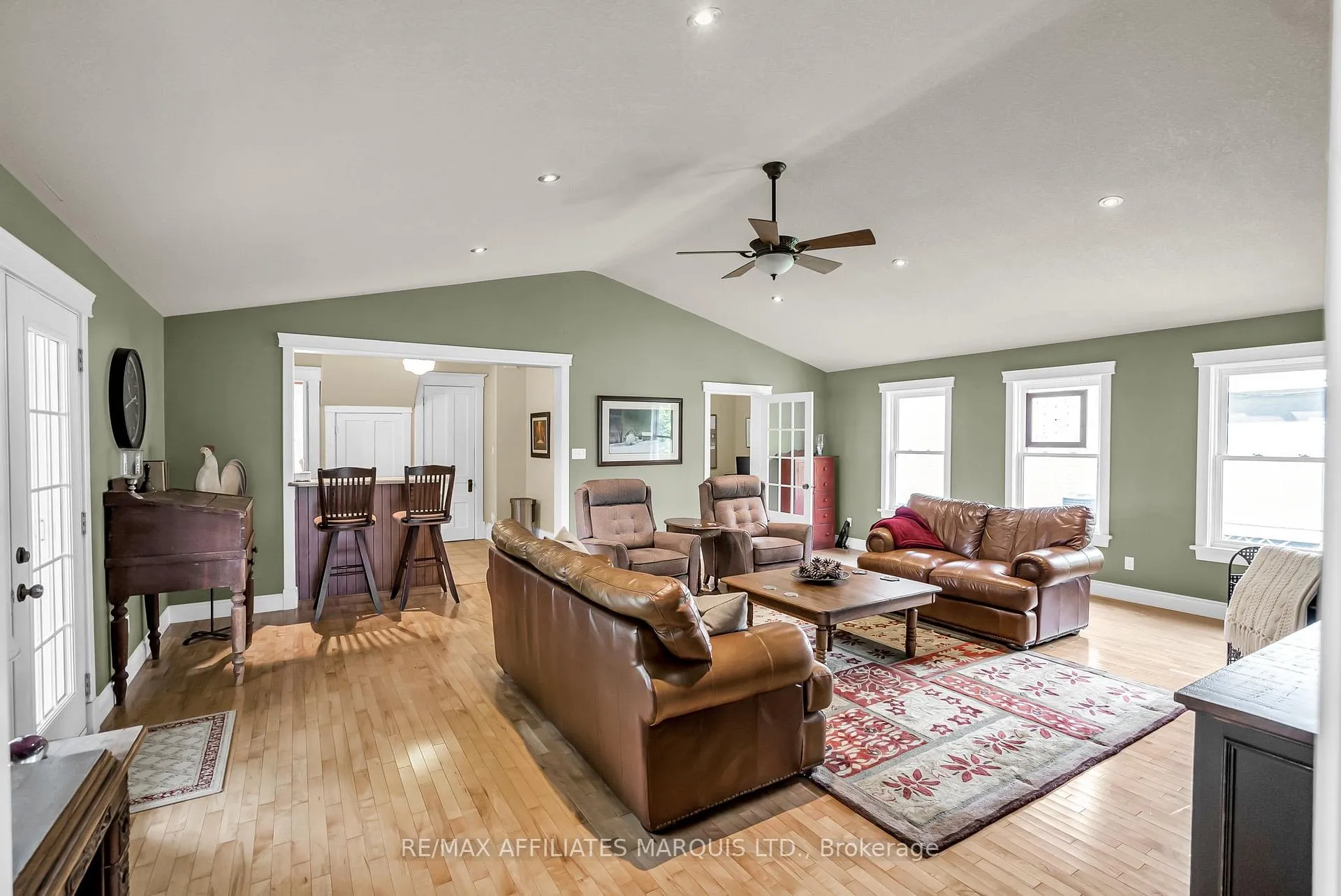 Photo 12 of 21 Peter Street, North Glengarry, Maxville — HOMEH