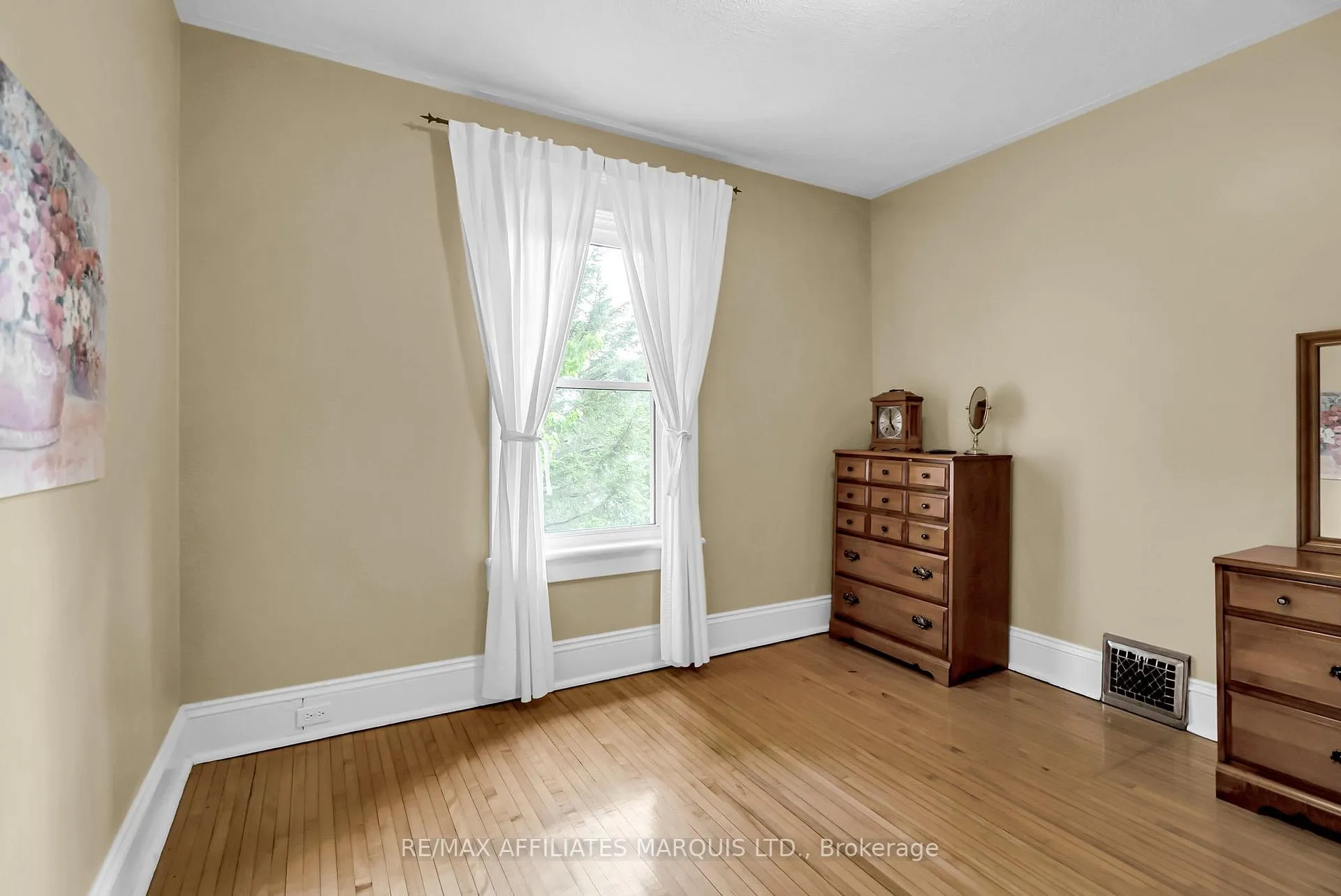 Photo 33 of 21 Peter Street, North Glengarry, Maxville — HOMEH