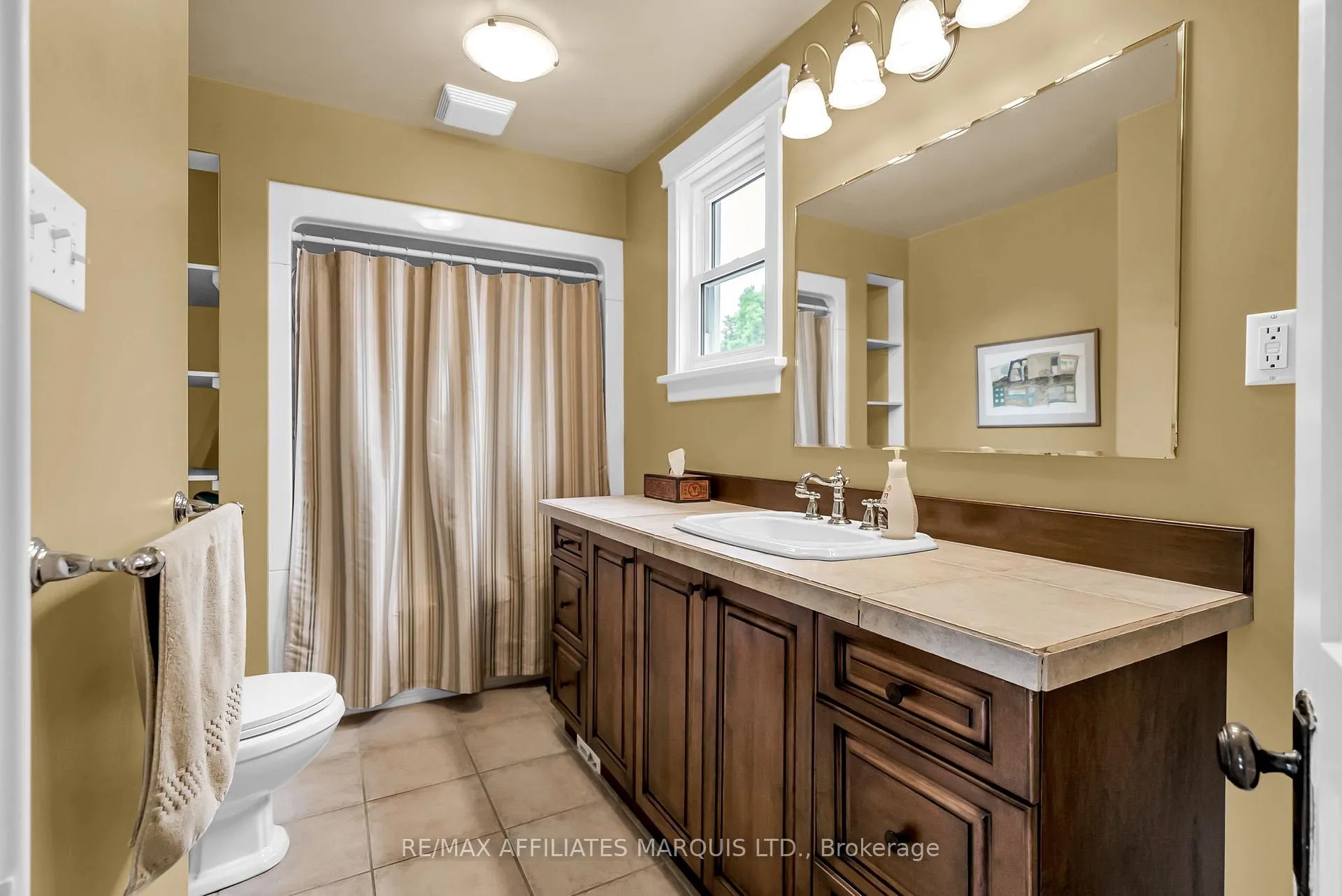 Photo 35 of 21 Peter Street, North Glengarry, Maxville — HOMEH