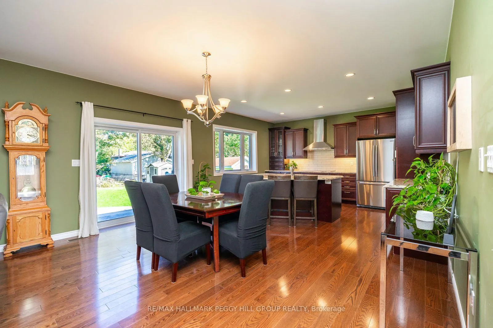 Photo 4 of 222 Glenn Avenue, Innisfil, Stroud — HOMEH