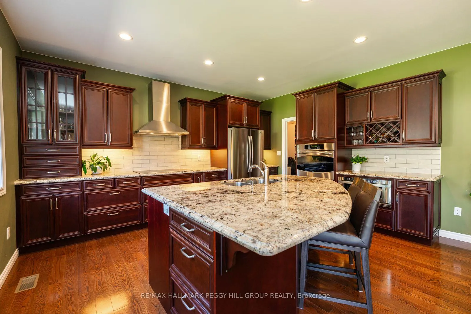 Photo 6 of 222 Glenn Avenue, Innisfil, Stroud — HOMEH
