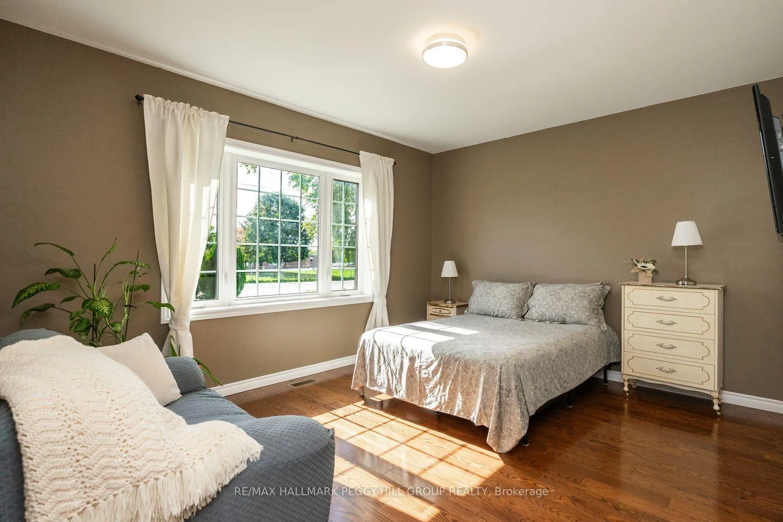 Photo 9 of 222 Glenn Avenue, Innisfil, Stroud — HOMEH