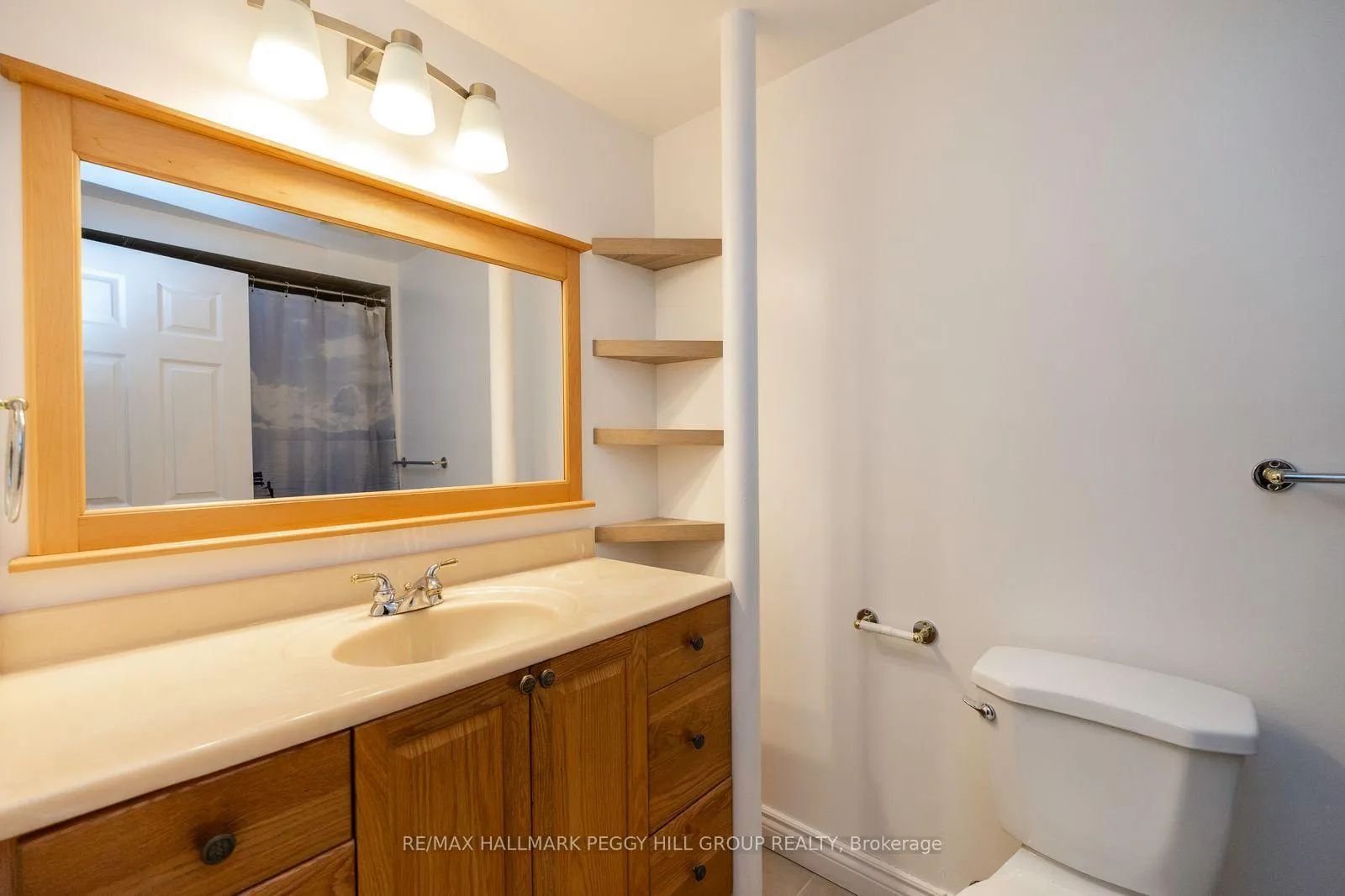 Photo 24 of 222 Glenn Avenue, Innisfil, Stroud — HOMEH