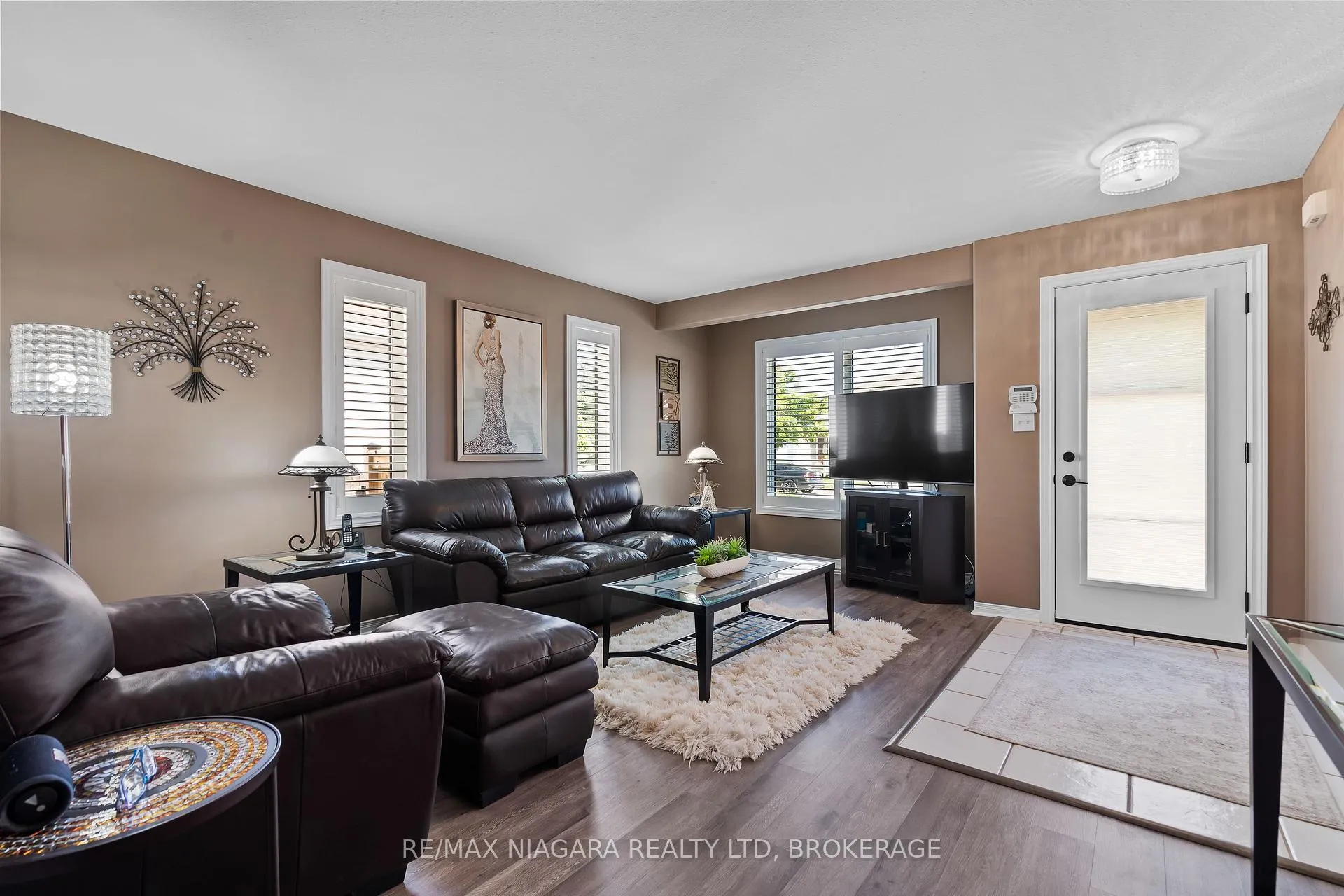 Photo 6 of 208 Autumn Crescent, Welland, West Welland — HOMEH
