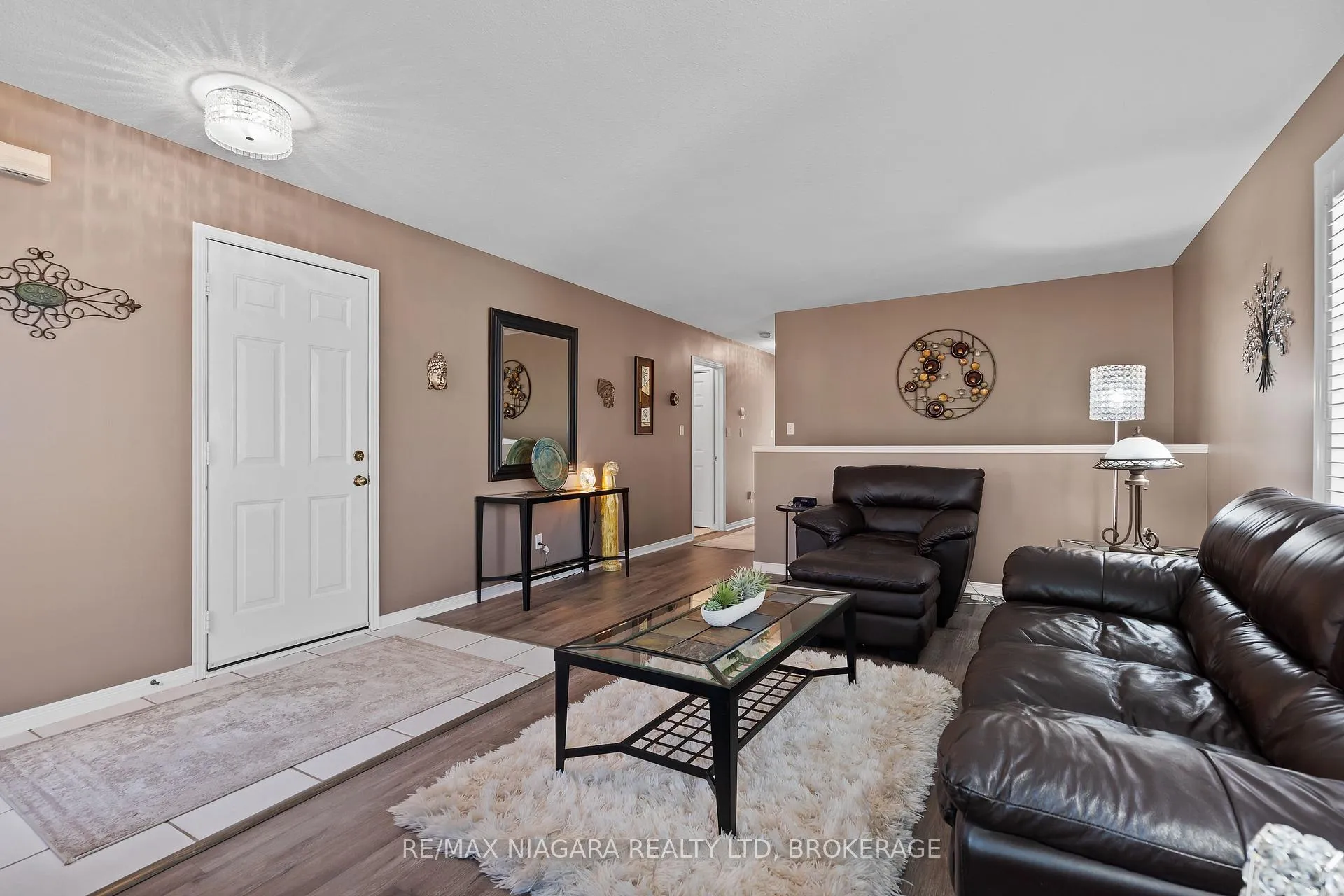Photo 7 of 208 Autumn Crescent, Welland, West Welland — HOMEH