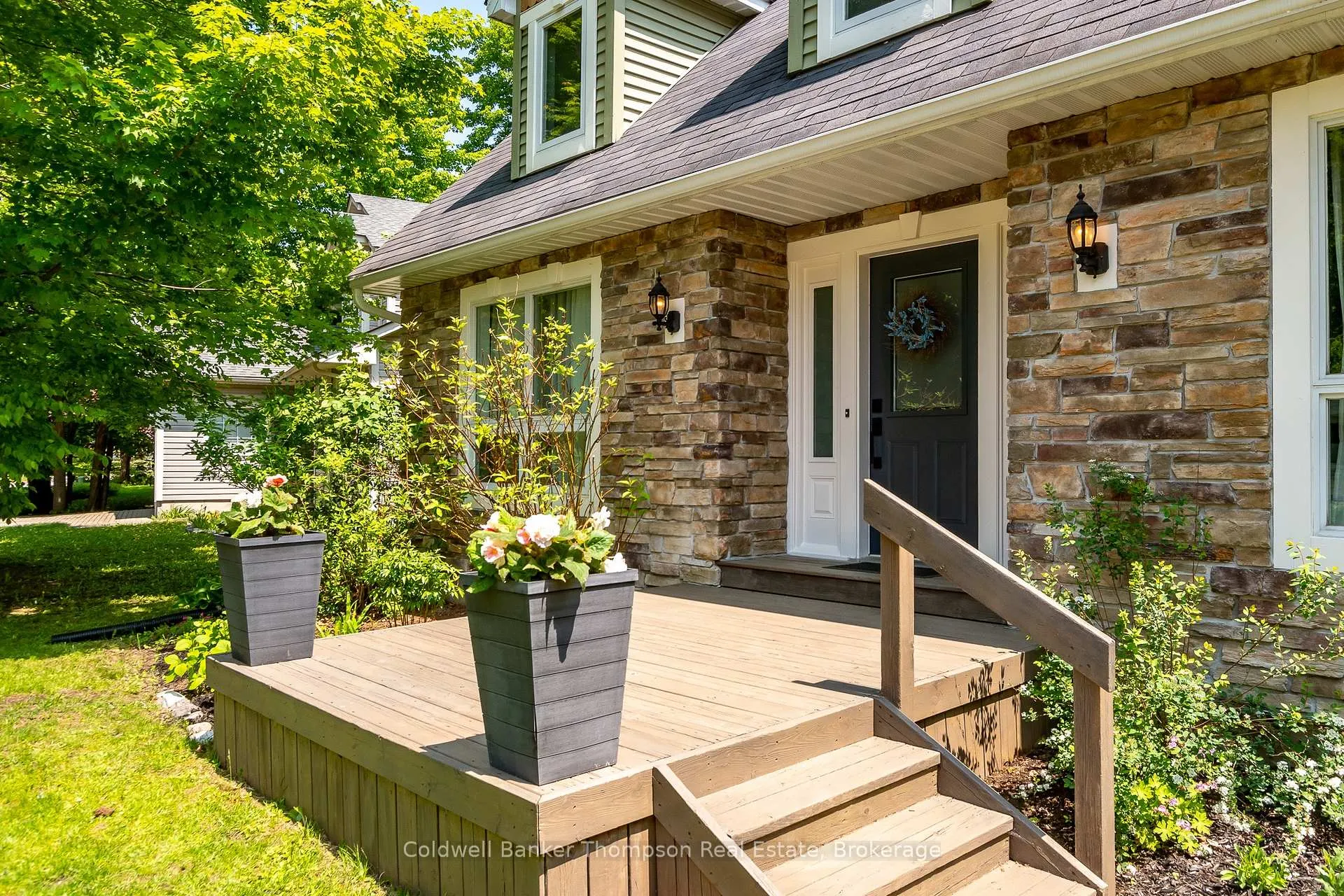 Photo 2 of 18 Sadler Drive, Bracebridge, Macaulay — HOMEH