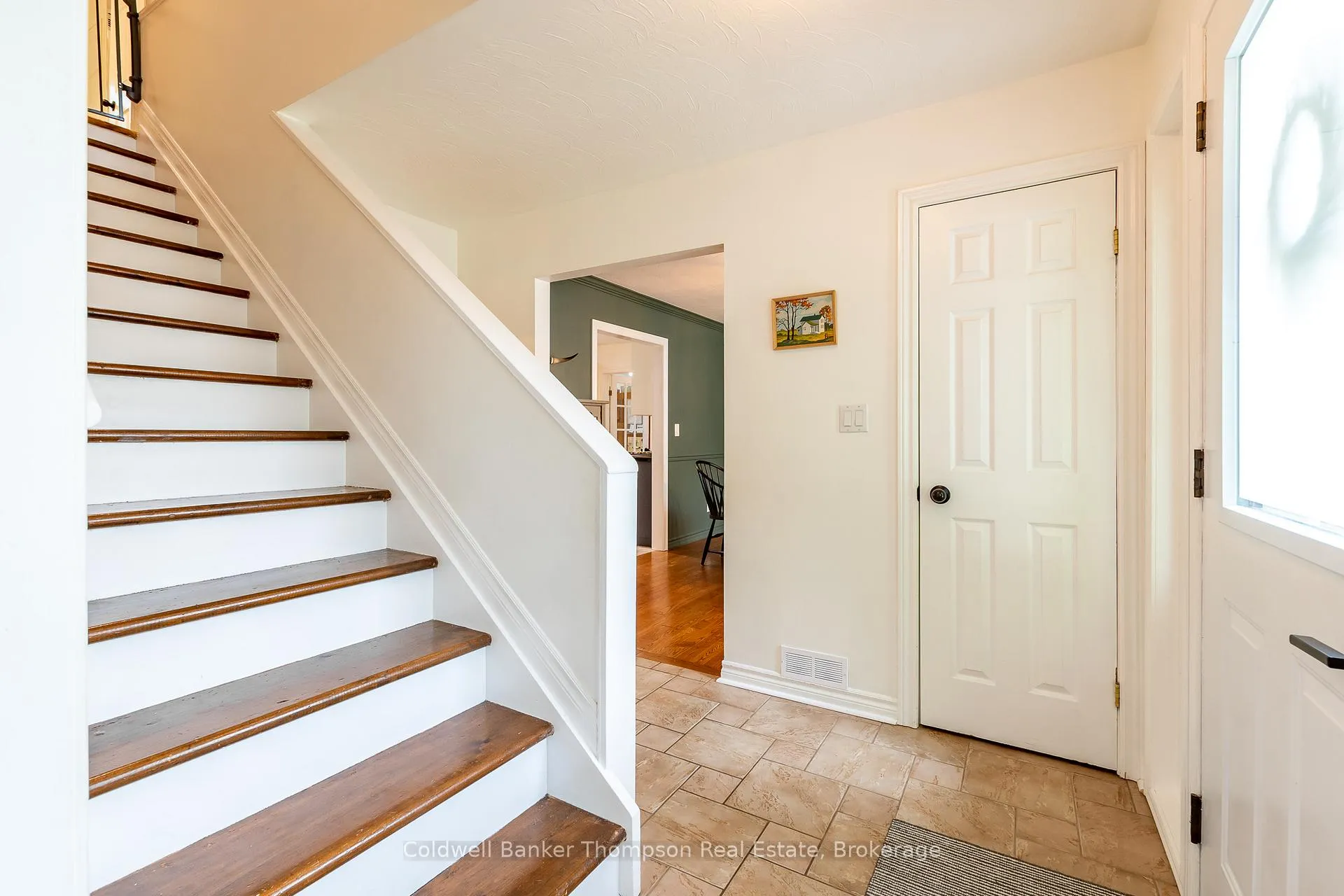 Photo 3 of 18 Sadler Drive, Bracebridge, Macaulay — HOMEH