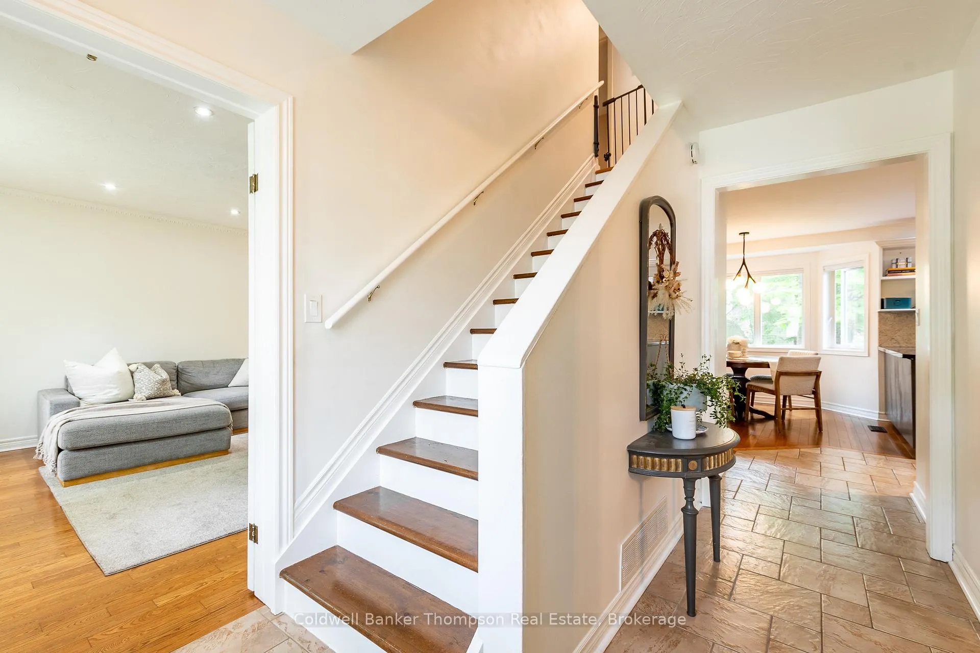 Photo 5 of 18 Sadler Drive, Bracebridge, Macaulay — HOMEH