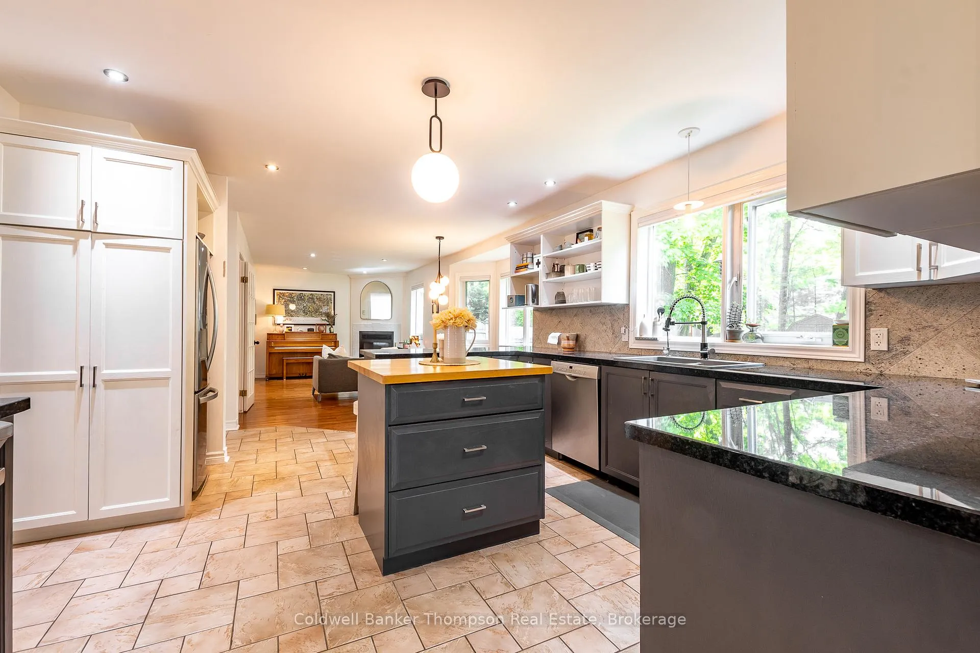 Photo 8 of 18 Sadler Drive, Bracebridge, Macaulay — HOMEH