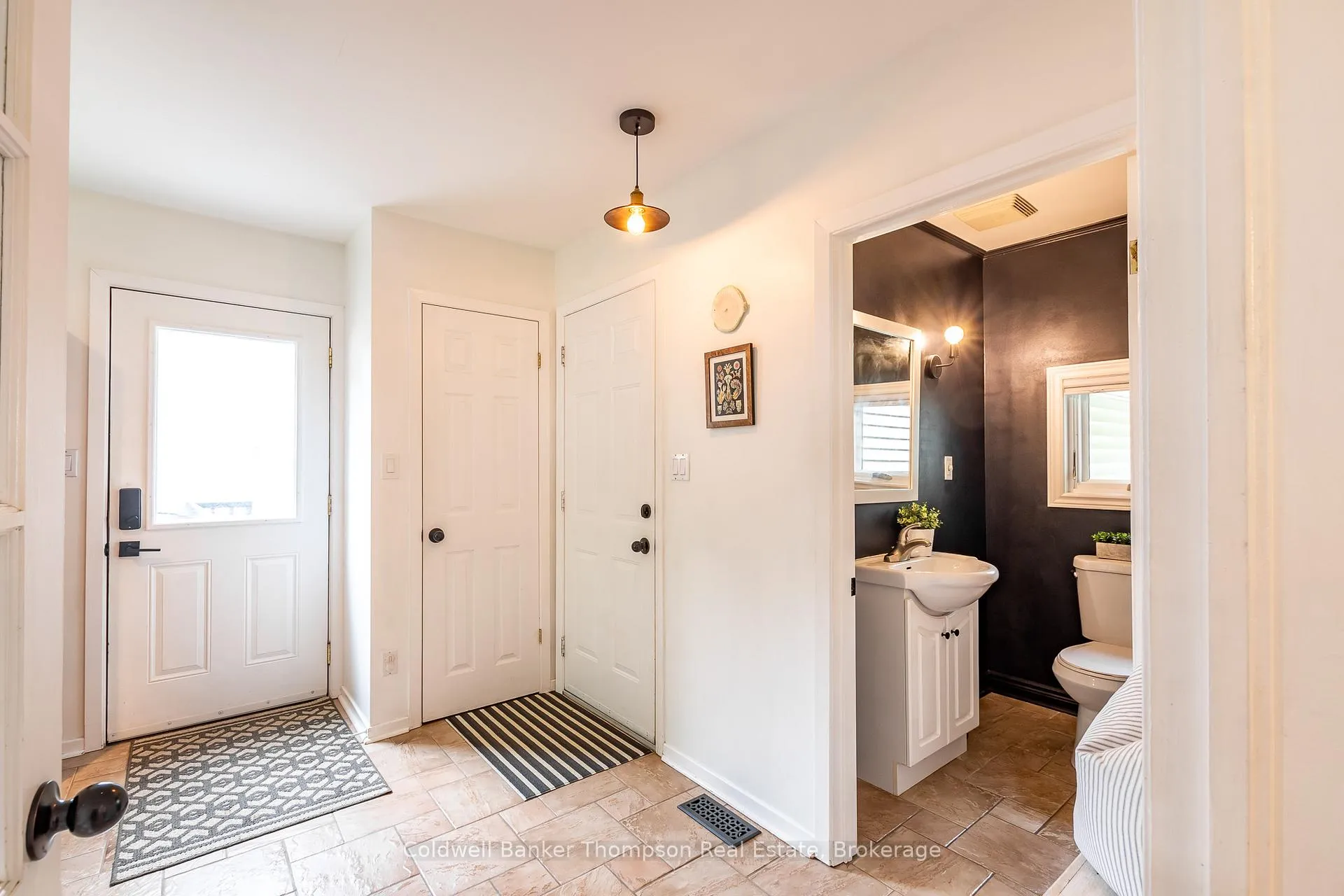 Photo 17 of 18 Sadler Drive, Bracebridge, Macaulay — HOMEH