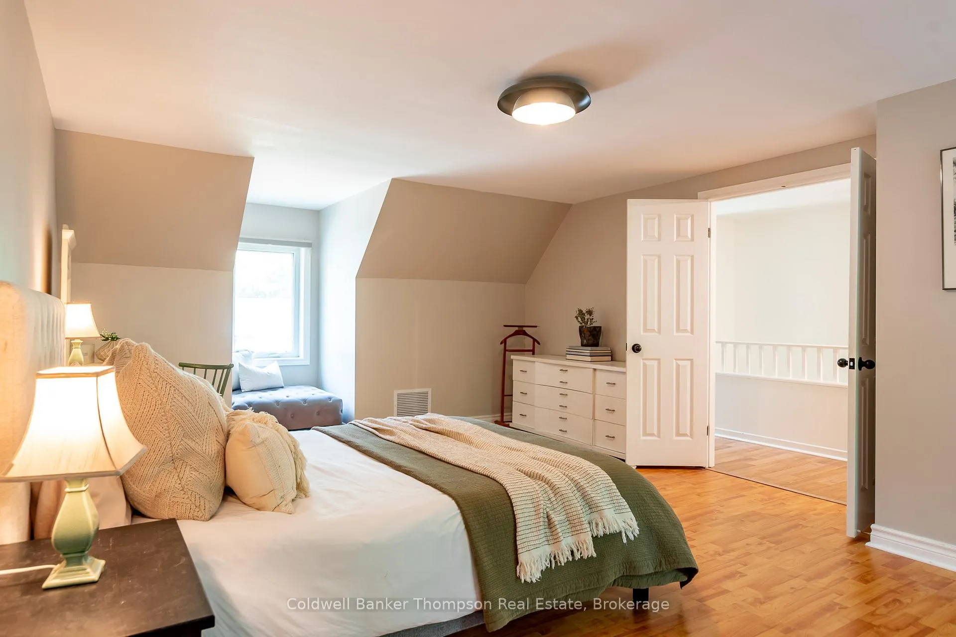 Photo 23 of 18 Sadler Drive, Bracebridge, Macaulay — HOMEH