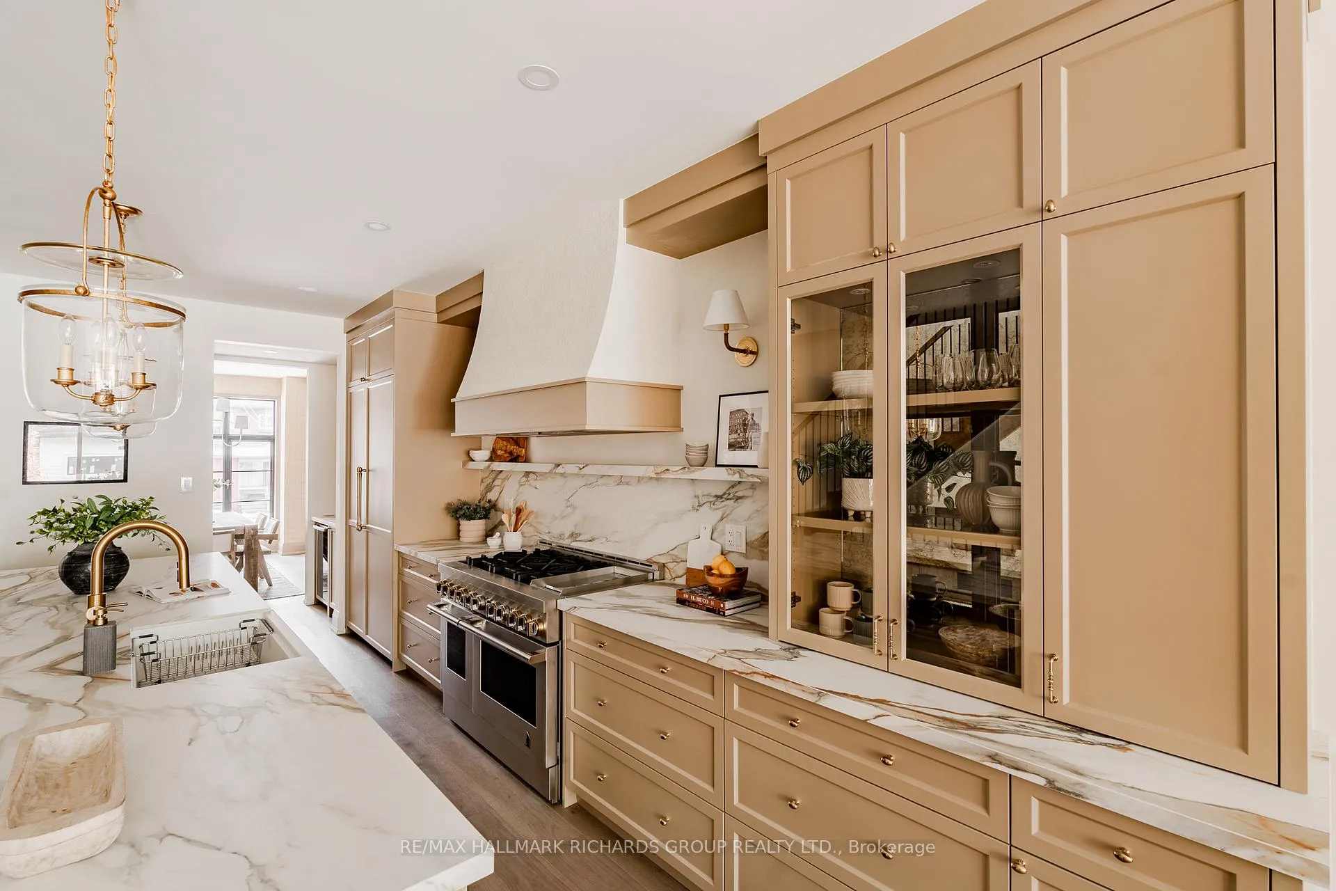 Photo 8 of 42A Elmer Avenue, Toronto, The Beaches — HOMEH