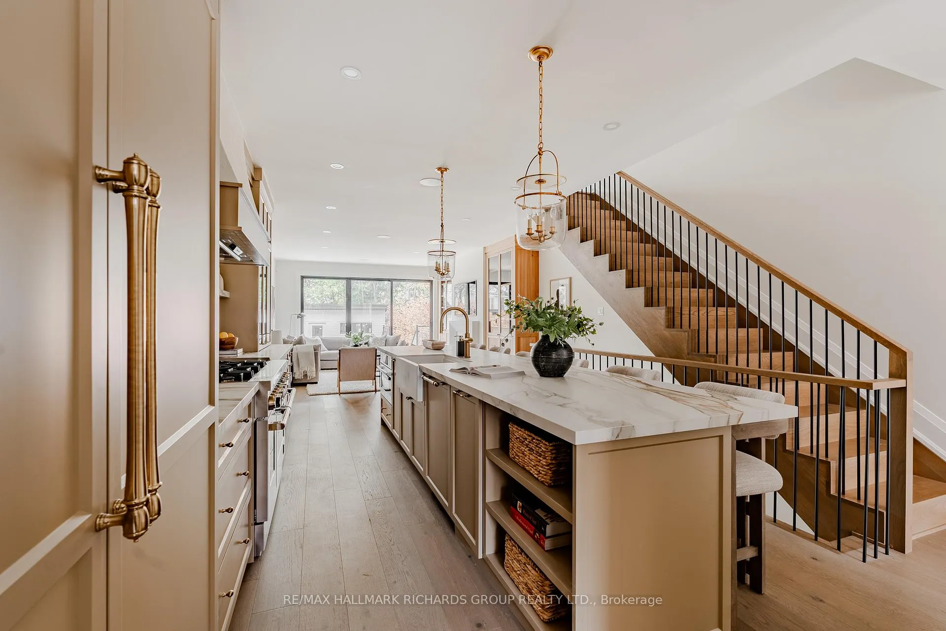 Photo 10 of 42A Elmer Avenue, Toronto, The Beaches — HOMEH
