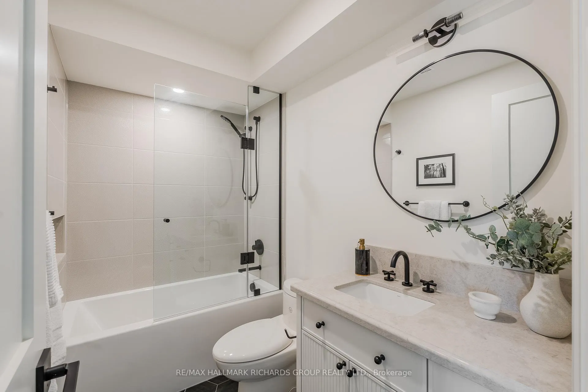 Photo 18 of 42A Elmer Avenue, Toronto, The Beaches — HOMEH