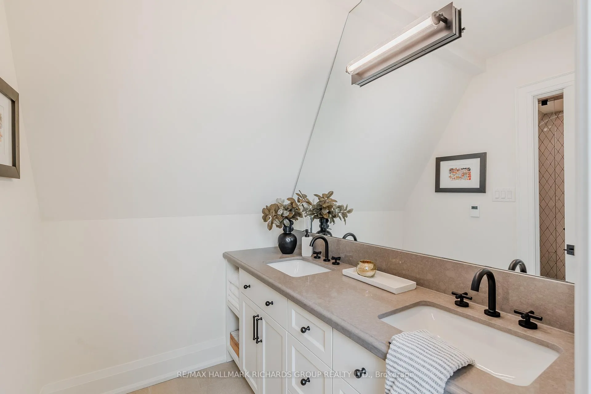 Photo 23 of 42A Elmer Avenue, Toronto, The Beaches — HOMEH