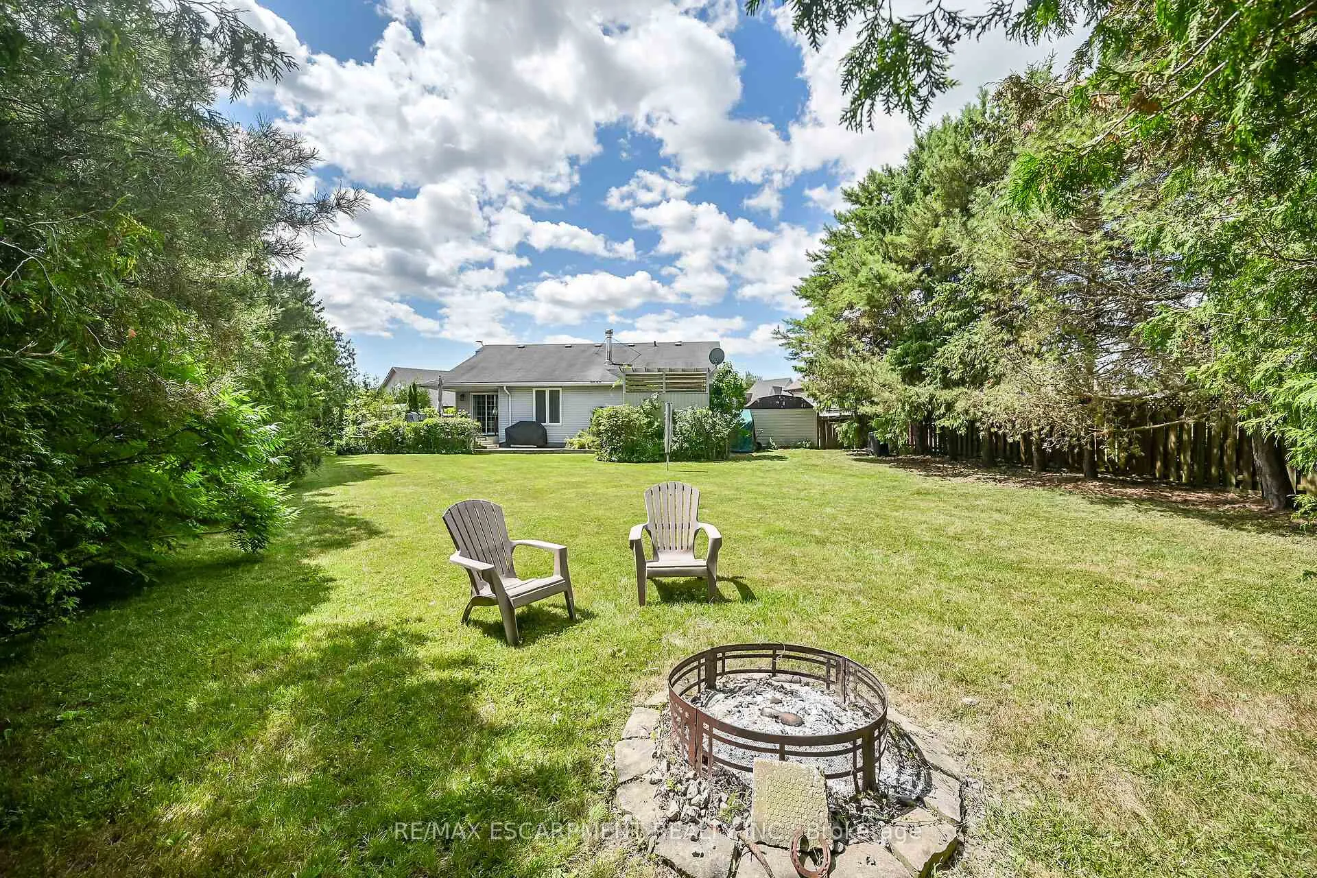 Photo 3 of 33 Marley Crescent, Haldimand — HOMEH