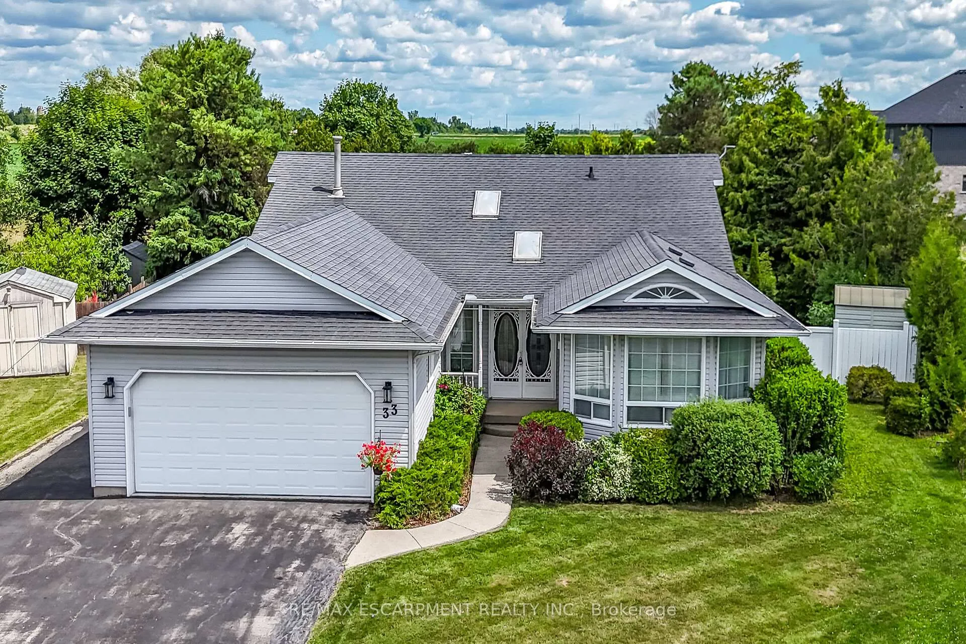 Photo 5 of 33 Marley Crescent, Haldimand — HOMEH