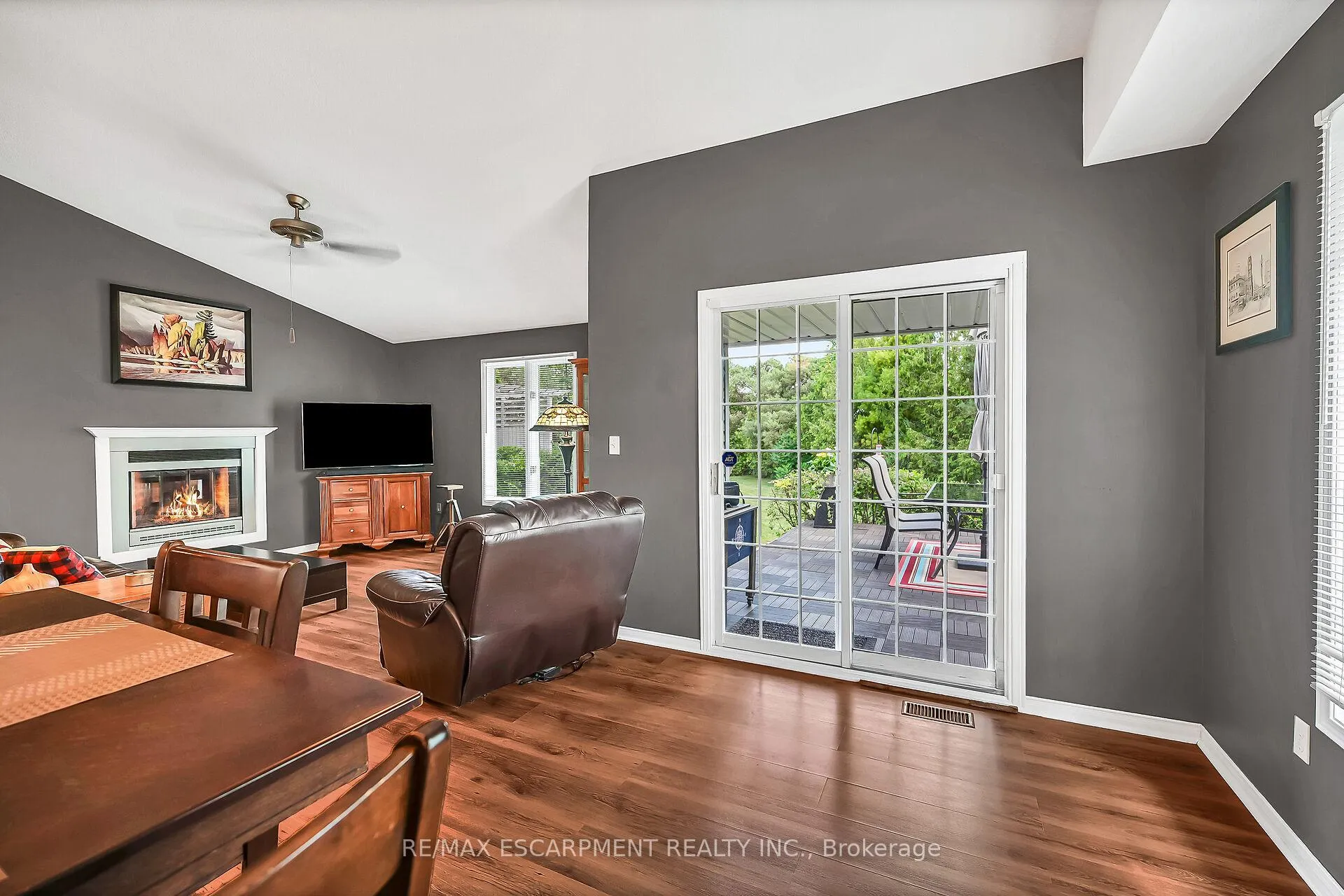 Photo 11 of 33 Marley Crescent, Haldimand — HOMEH