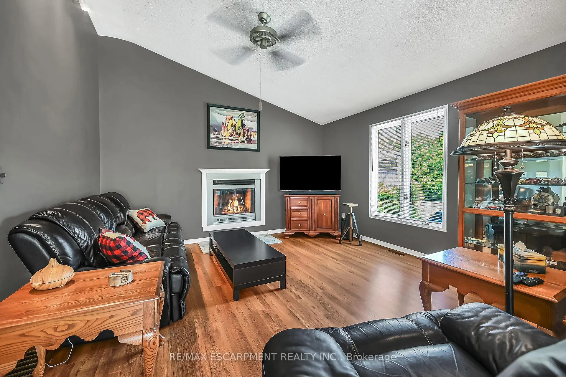 Photo 13 of 33 Marley Crescent, Haldimand — HOMEH