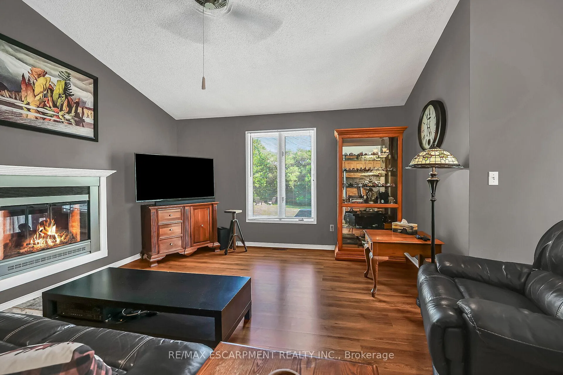 Photo 14 of 33 Marley Crescent, Haldimand — HOMEH