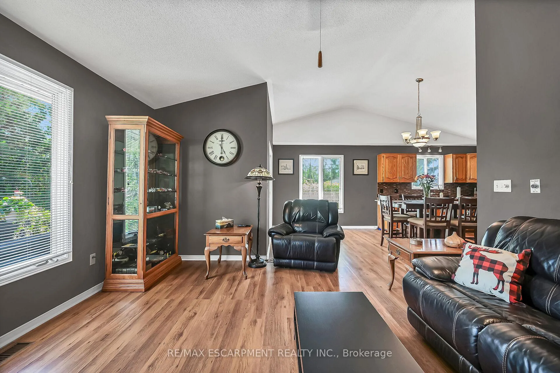 Photo 15 of 33 Marley Crescent, Haldimand — HOMEH
