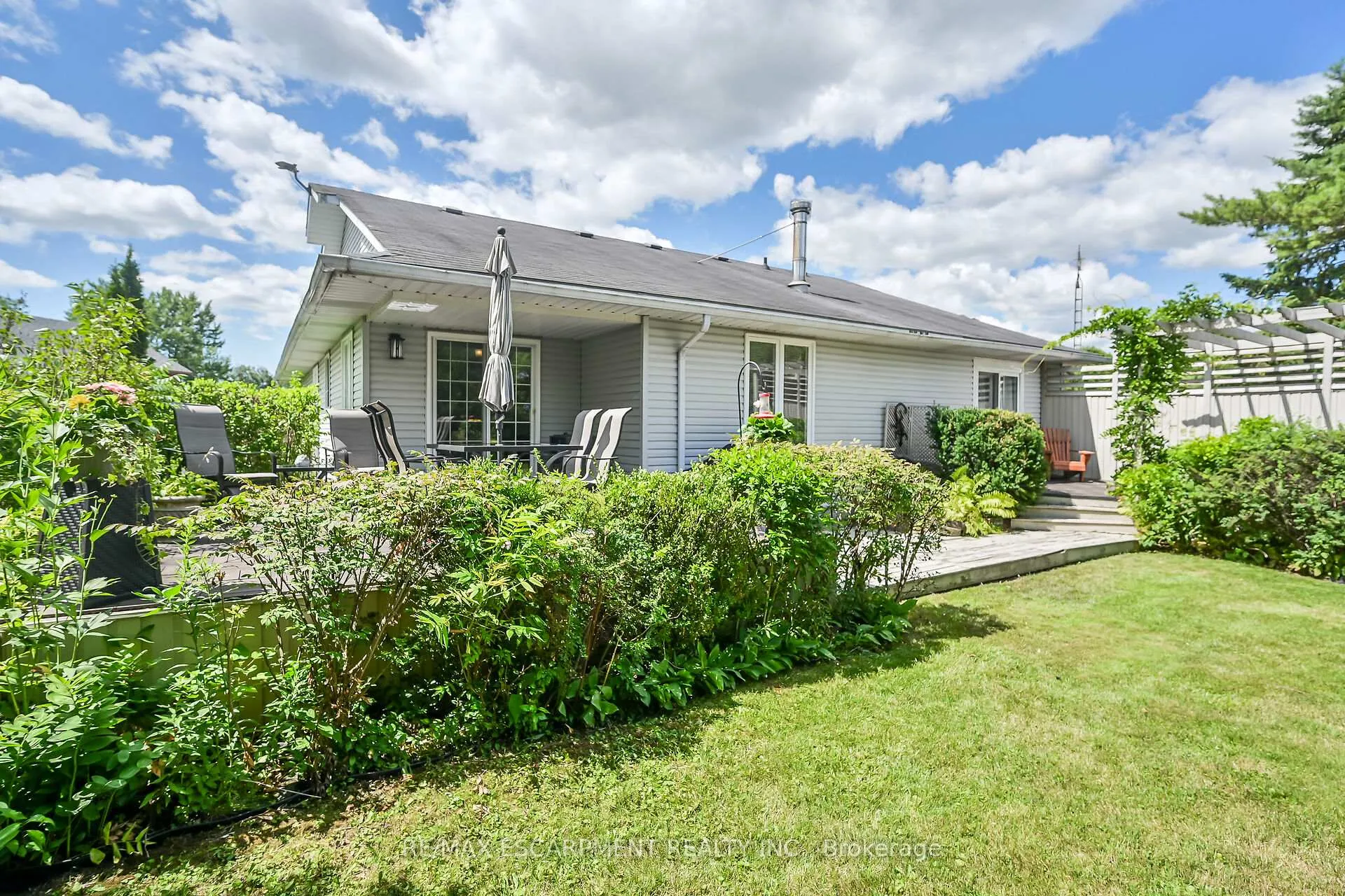 Photo 36 of 33 Marley Crescent, Haldimand — HOMEH