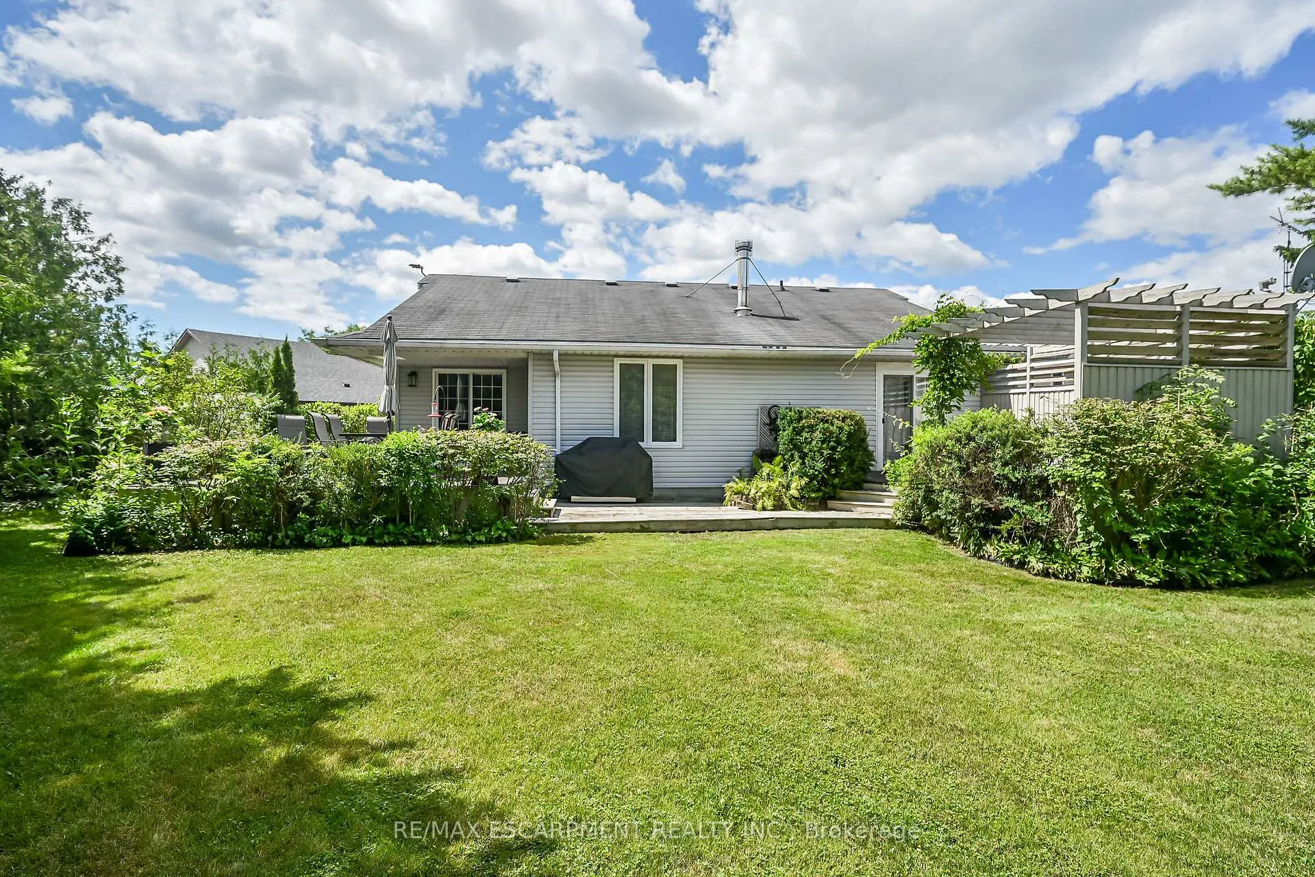 Photo 37 of 33 Marley Crescent, Haldimand — HOMEH