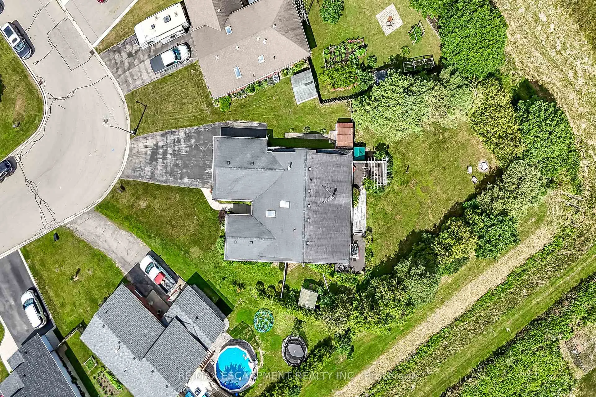 Photo 47 of 33 Marley Crescent, Haldimand — HOMEH